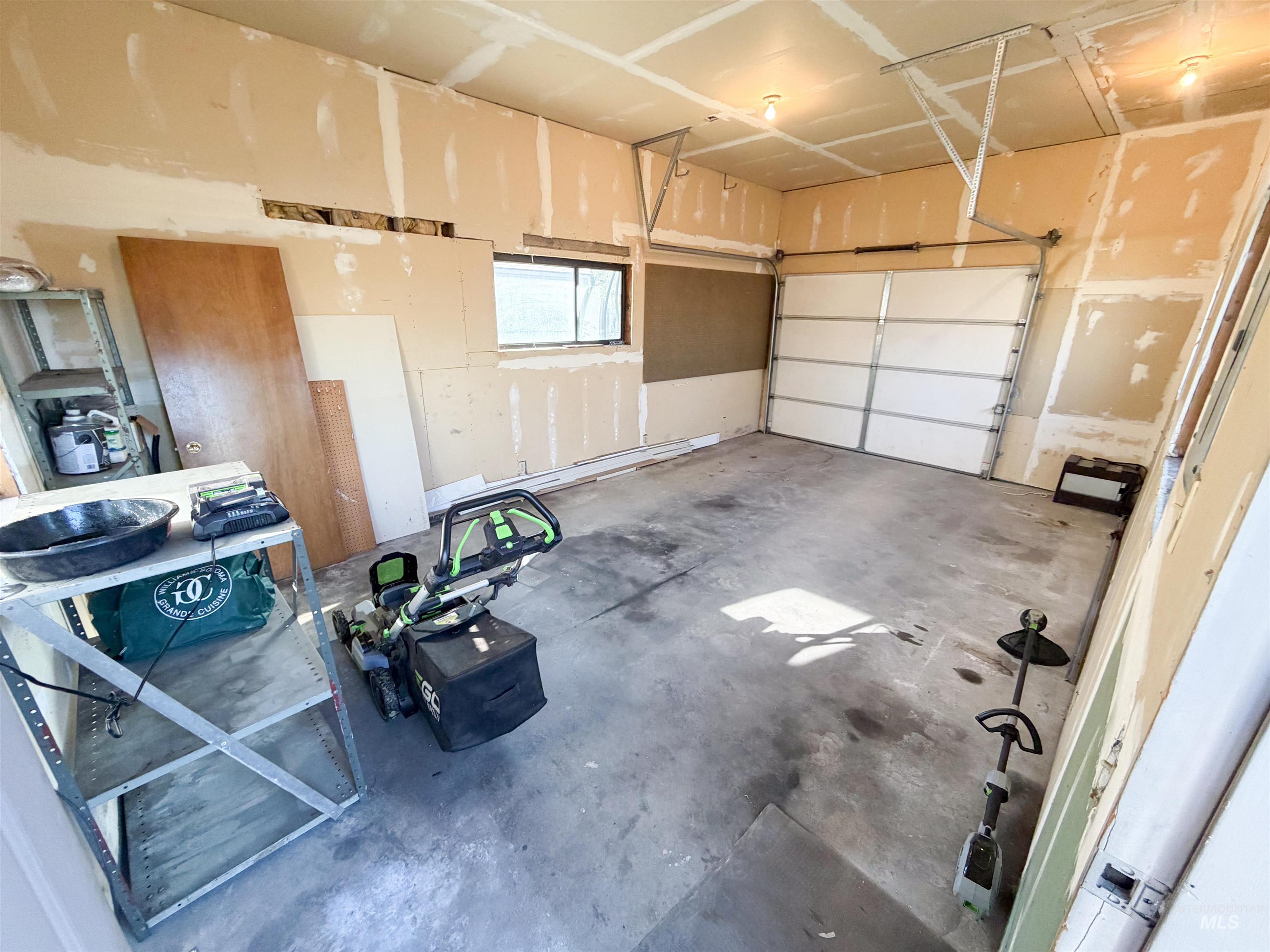 915 E Amity, Nampa, Idaho 83686, 4 Bedrooms, 2 Bathrooms, Residential For Sale, Price $420,000, 98981143