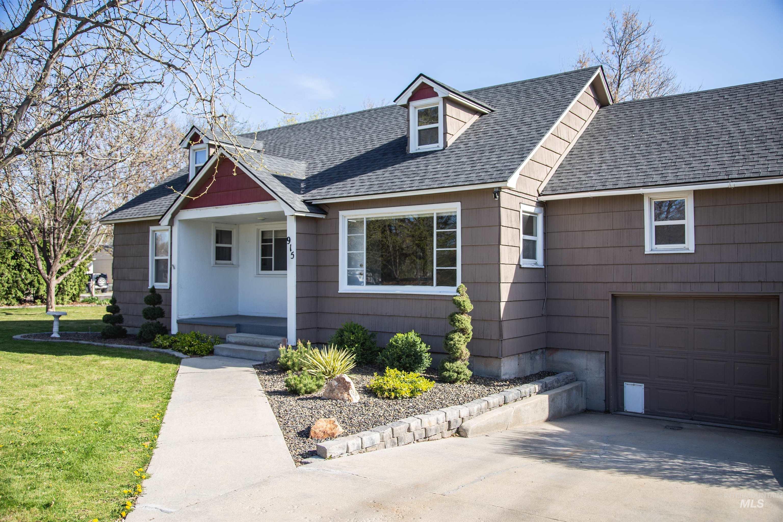 915 E Amity, Nampa, Idaho 83686, 4 Bedrooms, 2 Bathrooms, Residential For Sale, Price $420,000, 98981143