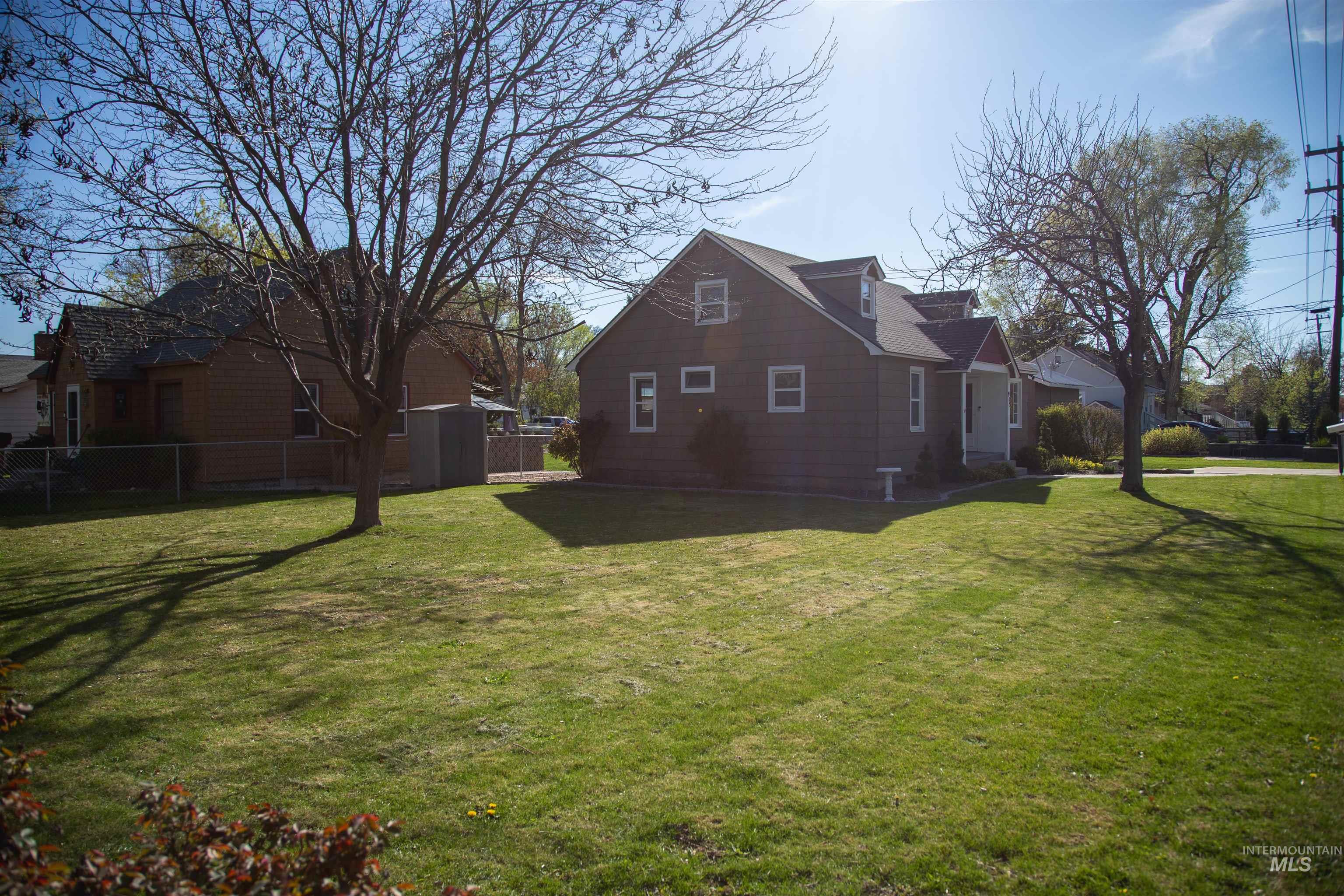 915 E Amity, Nampa, Idaho 83686, 4 Bedrooms, 2 Bathrooms, Residential For Sale, Price $420,000, 98981143