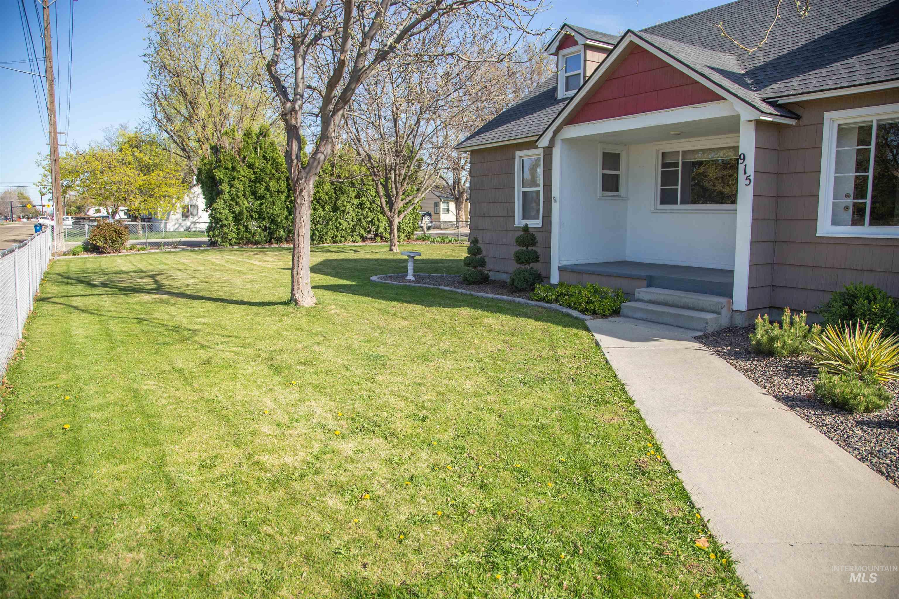 915 E Amity, Nampa, Idaho 83686, 4 Bedrooms, 2 Bathrooms, Residential For Sale, Price $420,000, 98981143