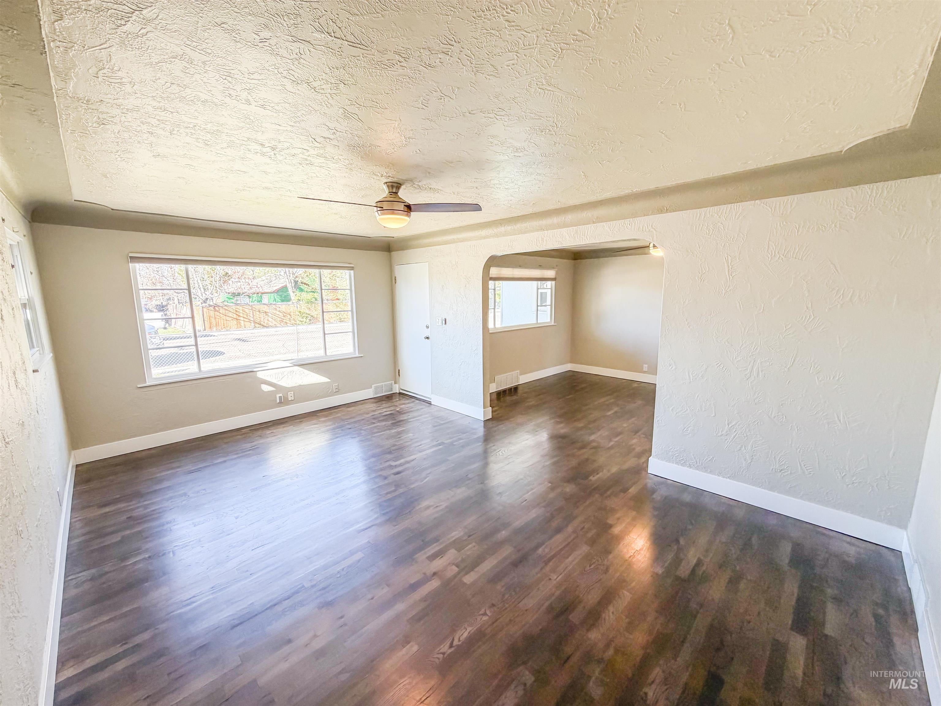 915 E Amity, Nampa, Idaho 83686, 4 Bedrooms, 2 Bathrooms, Residential For Sale, Price $420,000, 98981143