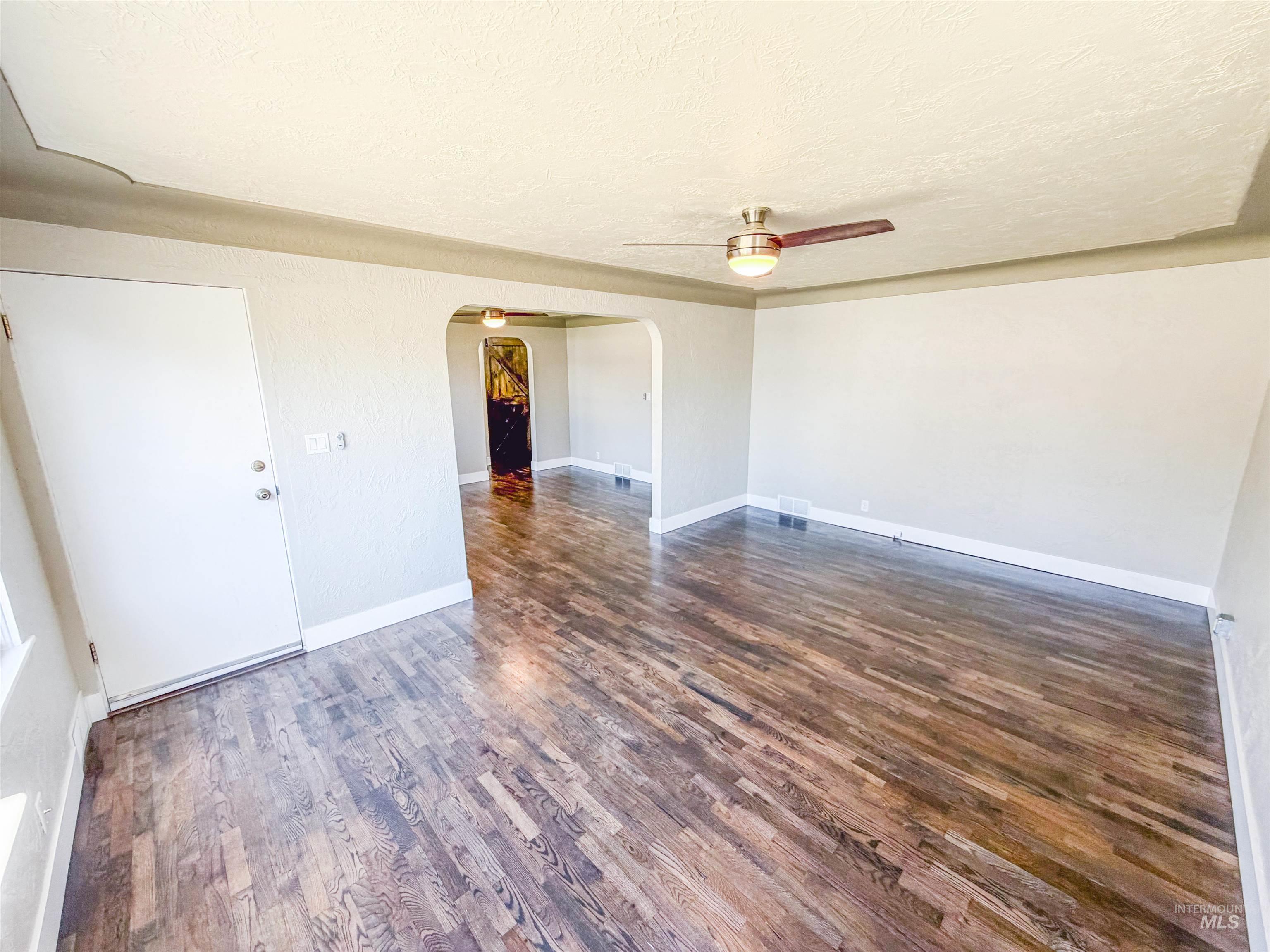 915 E Amity, Nampa, Idaho 83686, 4 Bedrooms, 2 Bathrooms, Residential For Sale, Price $420,000, 98981143