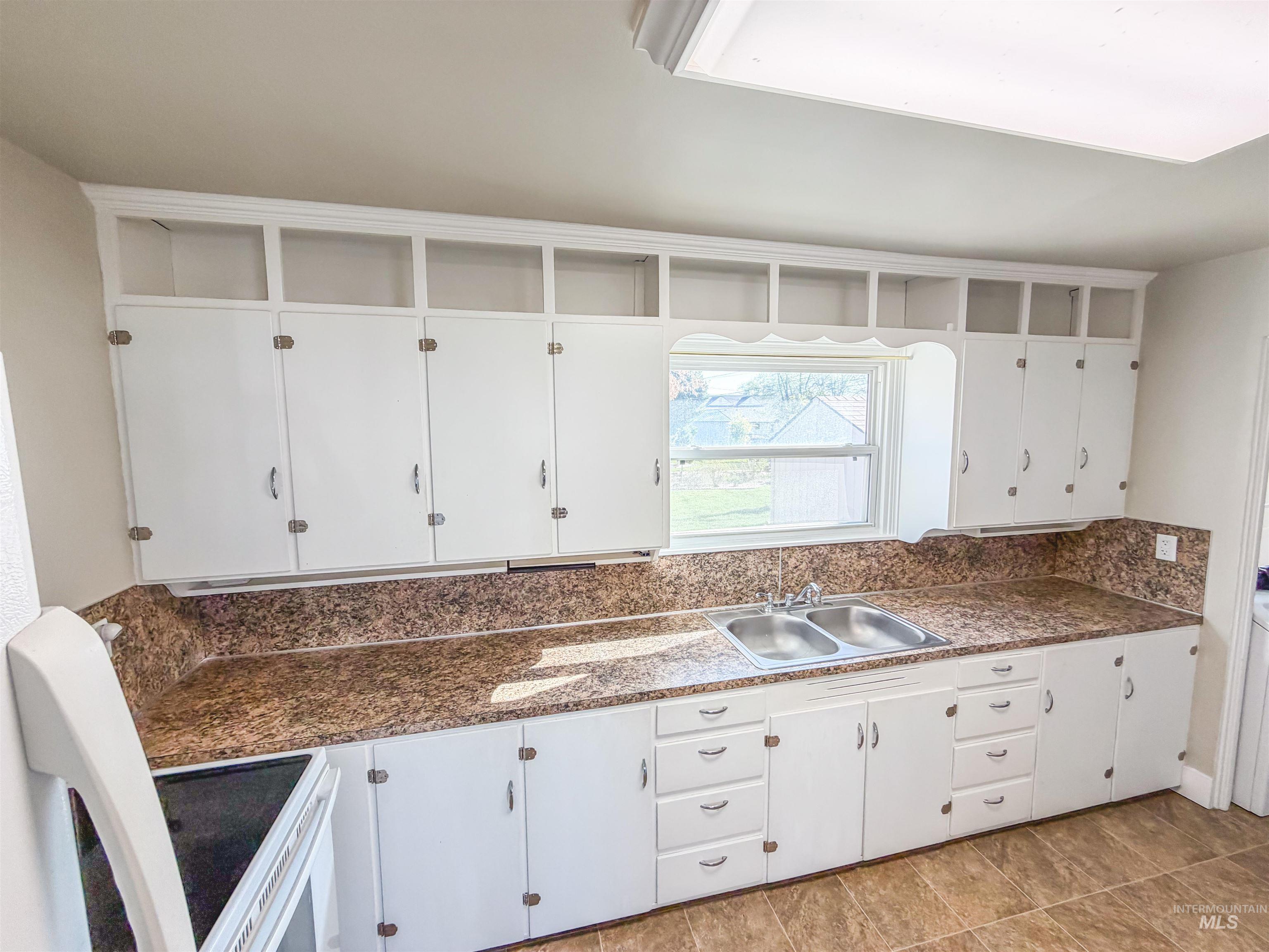 915 E Amity, Nampa, Idaho 83686, 4 Bedrooms, 2 Bathrooms, Residential For Sale, Price $420,000, 98981143