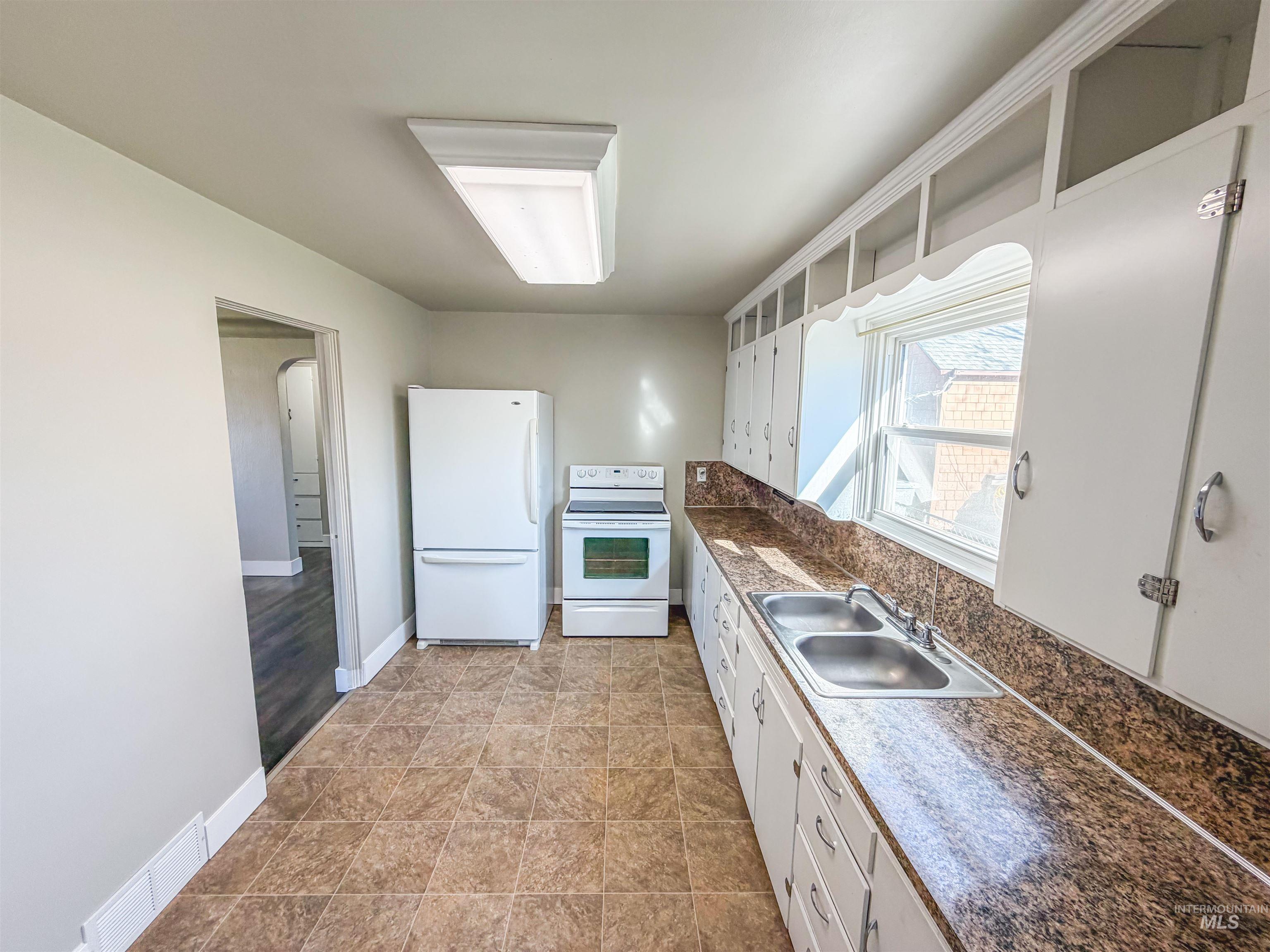 915 E Amity, Nampa, Idaho 83686, 4 Bedrooms, 2 Bathrooms, Residential For Sale, Price $420,000, 98981143