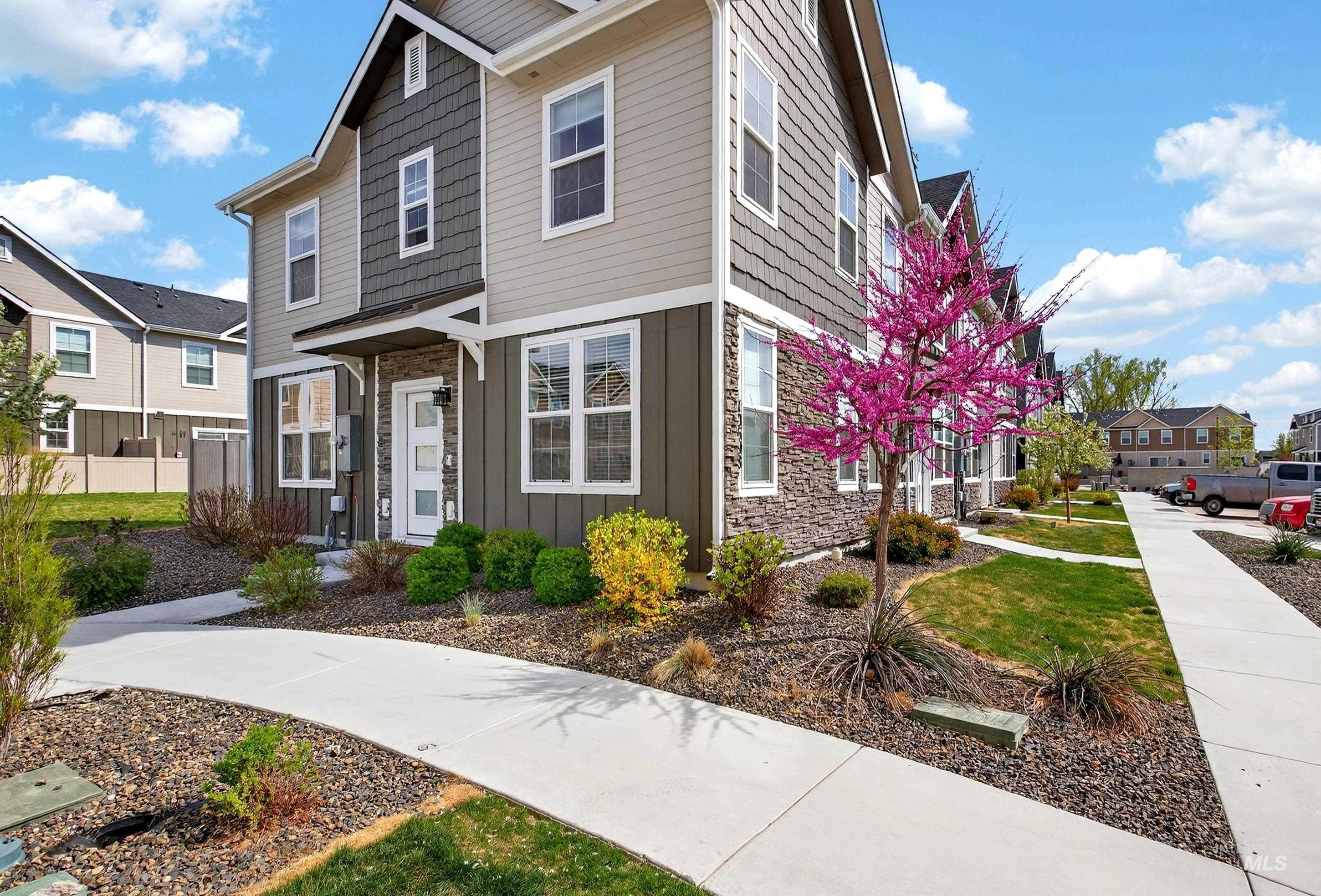 10698 W Springgold Ln., Boise, Idaho 83709, 3 Bedrooms, 2.5 Bathrooms, Residential For Sale, Price $350,000, 98981146