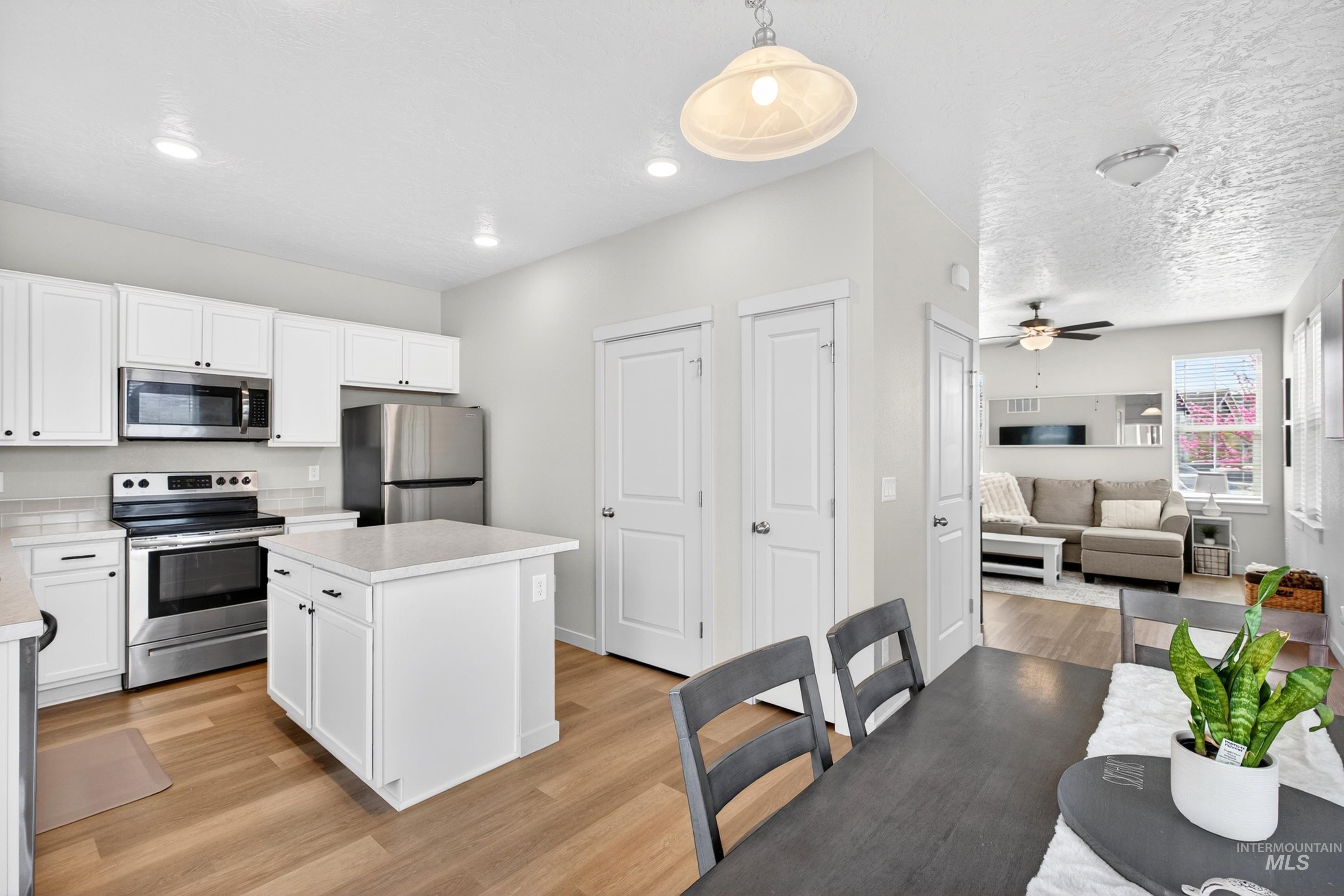 10698 W Springgold Ln., Boise, Idaho 83709, 3 Bedrooms, 2.5 Bathrooms, Residential For Sale, Price $350,000, 98981146