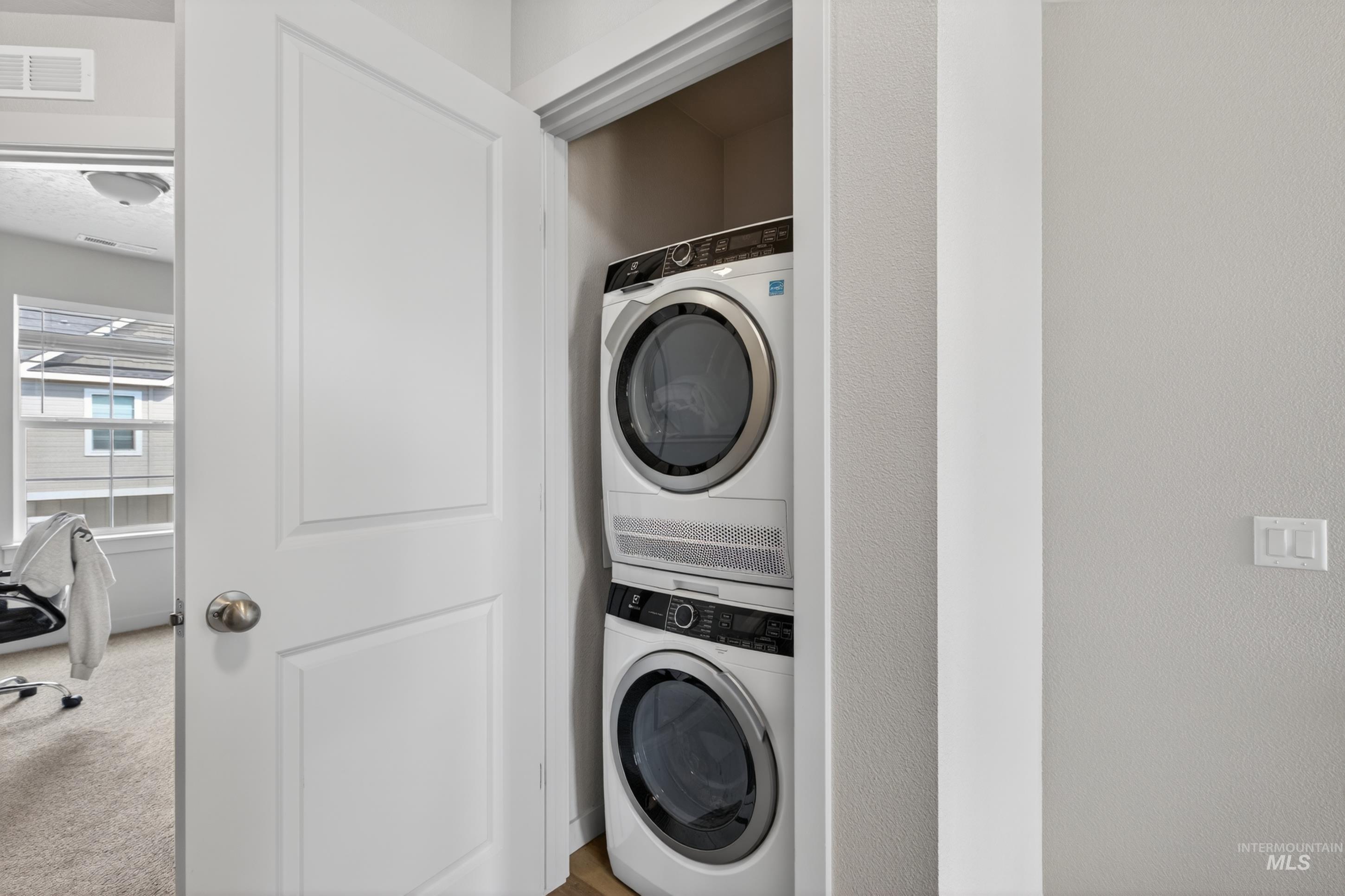 10698 W Springgold Ln., Boise, Idaho 83709, 3 Bedrooms, 2.5 Bathrooms, Residential For Sale, Price $350,000, 98981146