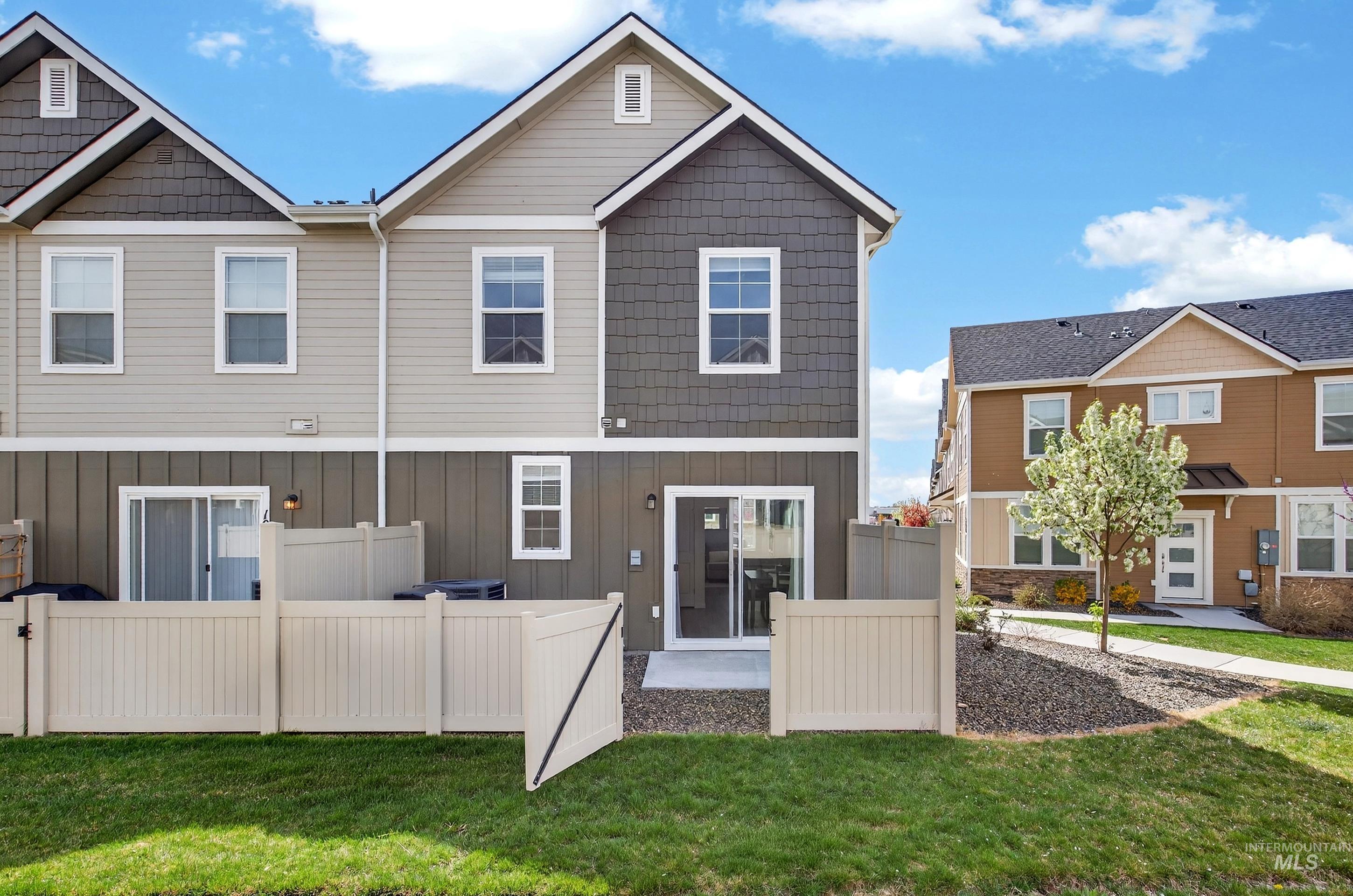 10698 W Springgold Ln., Boise, Idaho 83709, 3 Bedrooms, 2.5 Bathrooms, Residential For Sale, Price $350,000, 98981146