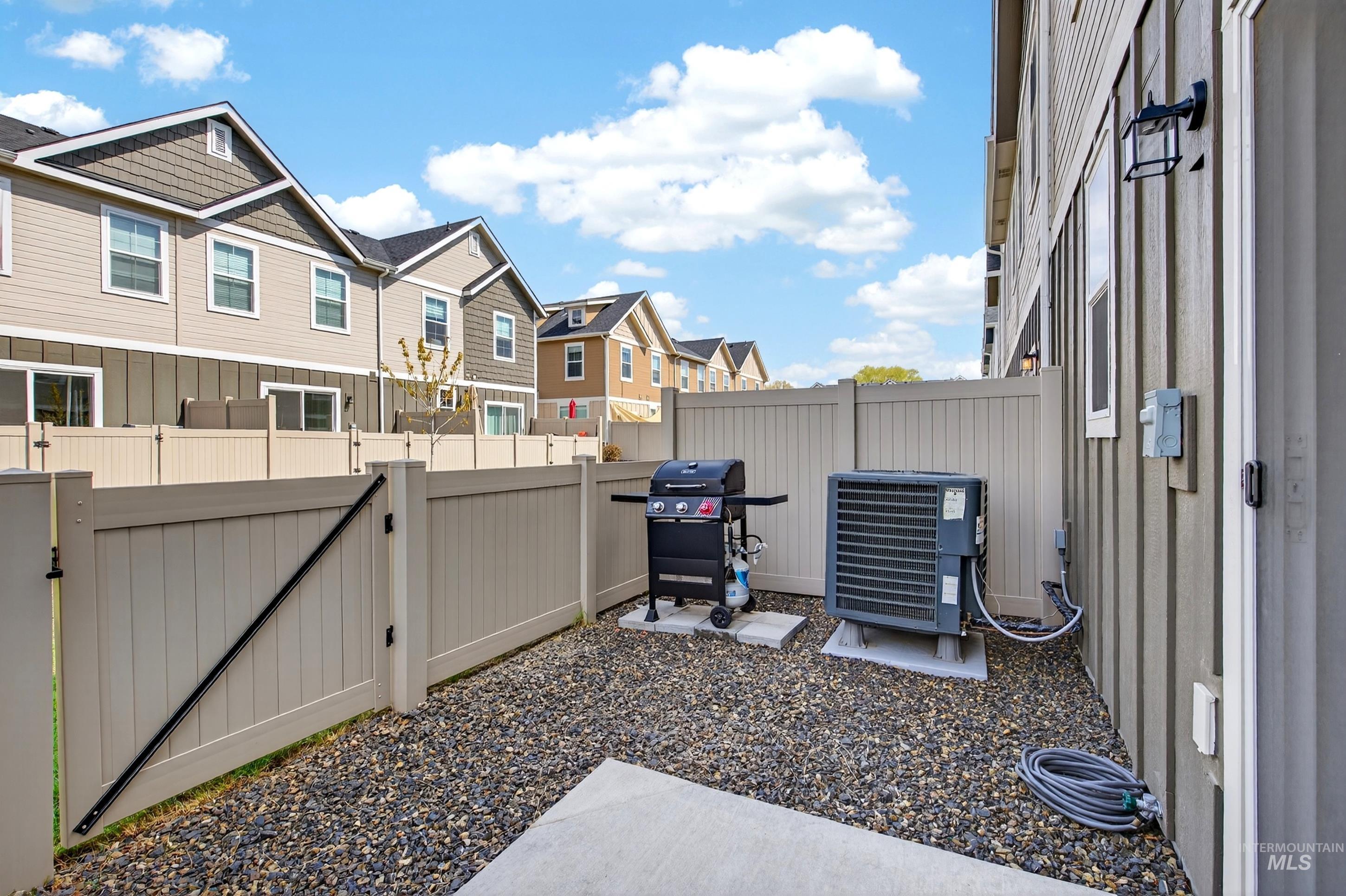 10698 W Springgold Ln., Boise, Idaho 83709, 3 Bedrooms, 2.5 Bathrooms, Residential For Sale, Price $350,000, 98981146