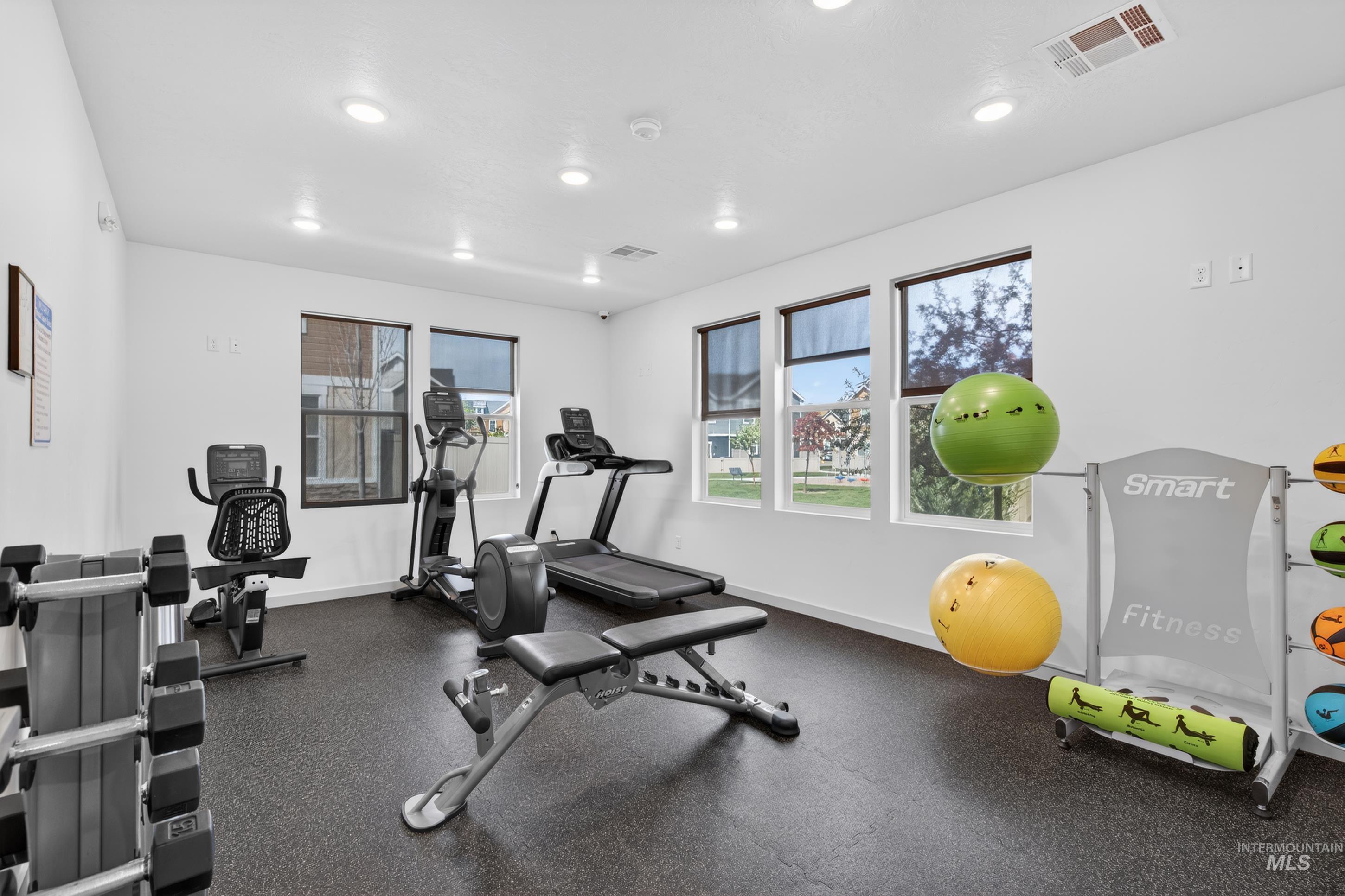 10698 W Springgold Ln., Boise, Idaho 83709, 3 Bedrooms, 2.5 Bathrooms, Residential For Sale, Price $350,000, 98981146