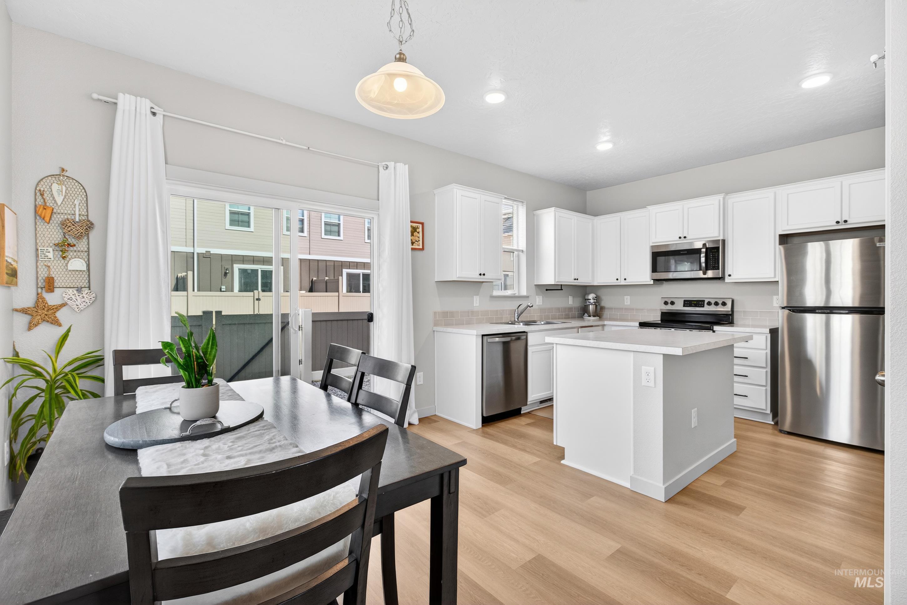 10698 W Springgold Ln., Boise, Idaho 83709, 3 Bedrooms, 2.5 Bathrooms, Residential For Sale, Price $350,000, 98981146