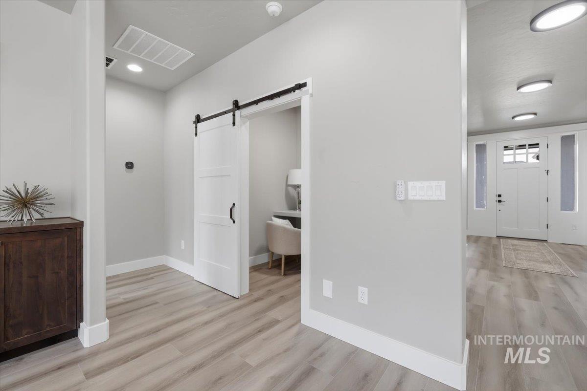 1709 Kayak Rd, Emmett, Idaho 83617, 3 Bedrooms, 2 Bathrooms, Residential For Sale, Price $538,500, 98981150