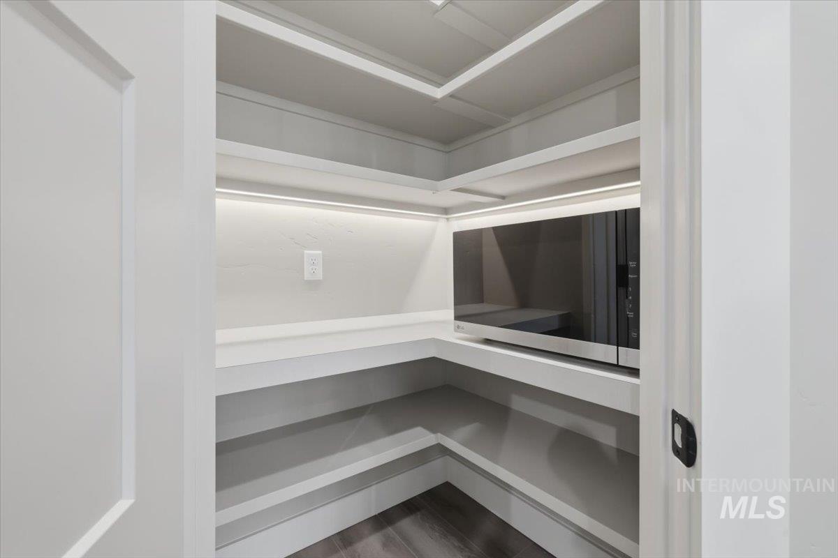 1709 Kayak Rd, Emmett, Idaho 83617, 3 Bedrooms, 2 Bathrooms, Residential For Sale, Price $538,500, 98981150