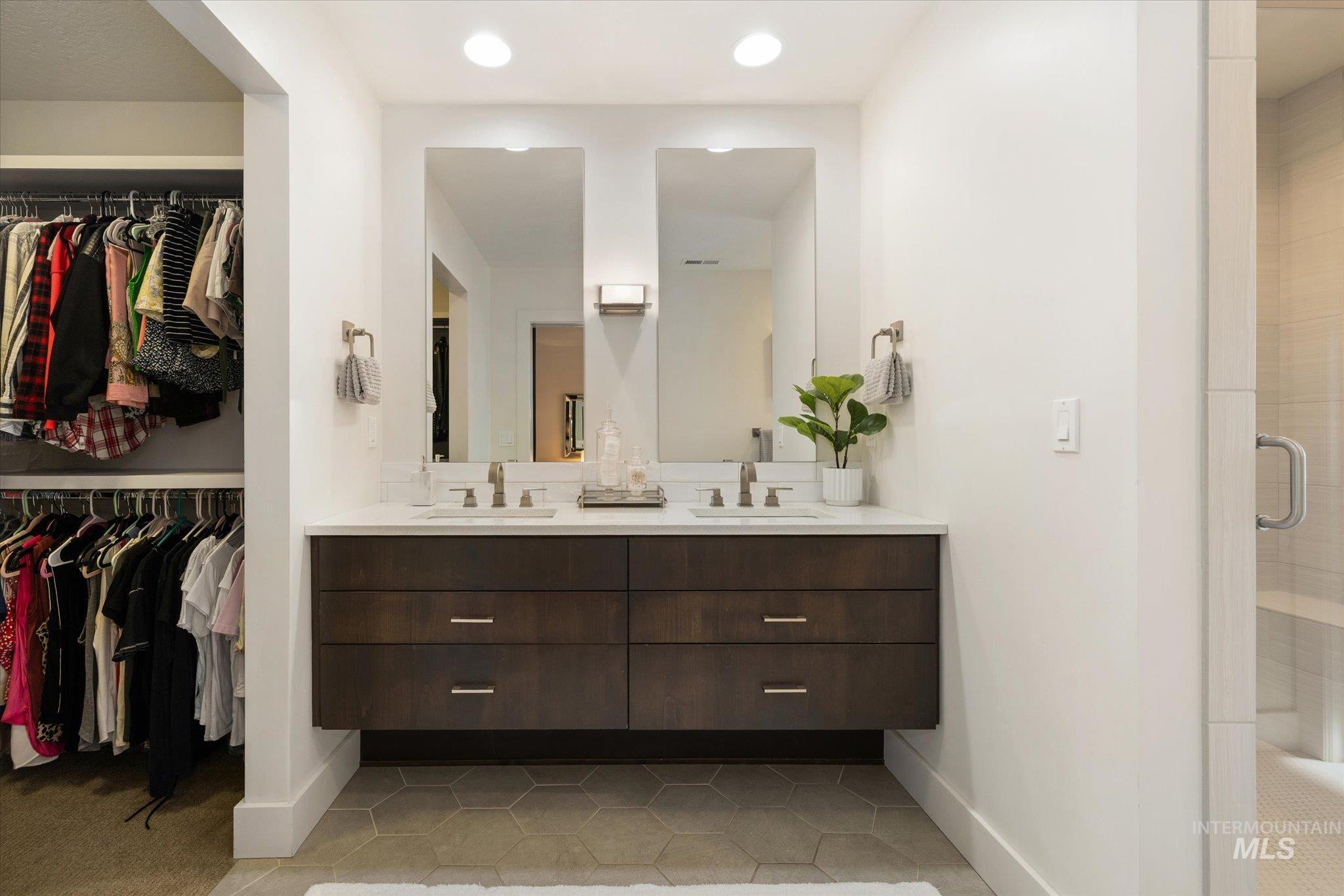 3693 E Parkcenter Blvd, Boise, Idaho 83716, 3 Bedrooms, 3 Bathrooms, Residential For Sale, Price $629,900, 98981159