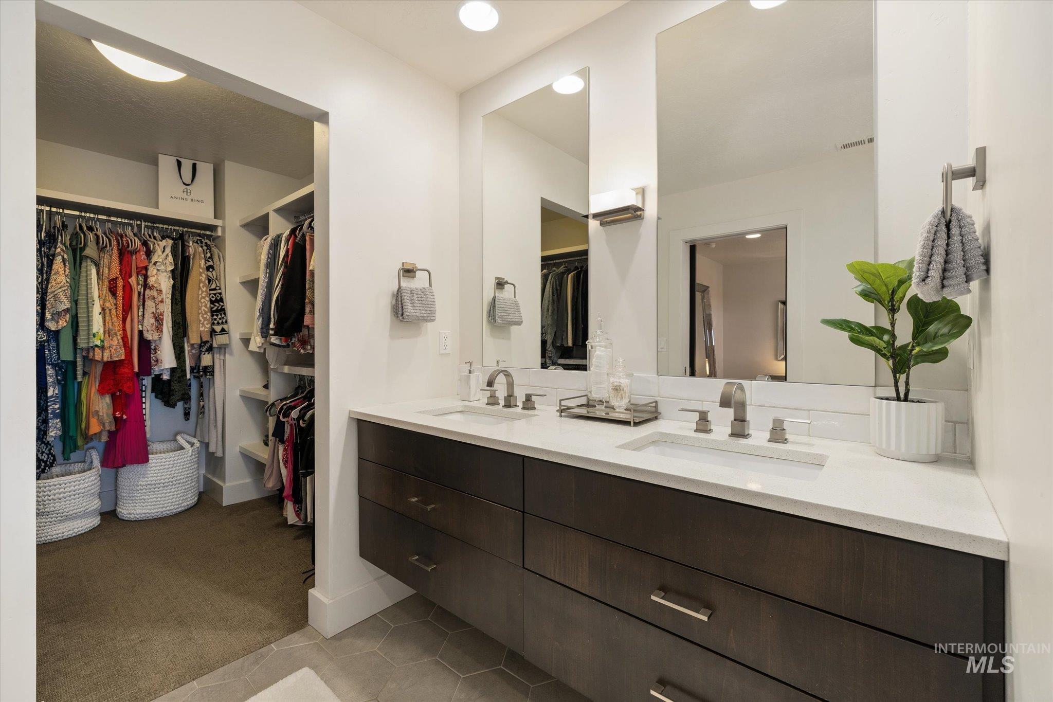 3693 E Parkcenter Blvd, Boise, Idaho 83716, 3 Bedrooms, 3 Bathrooms, Residential For Sale, Price $629,900, 98981159