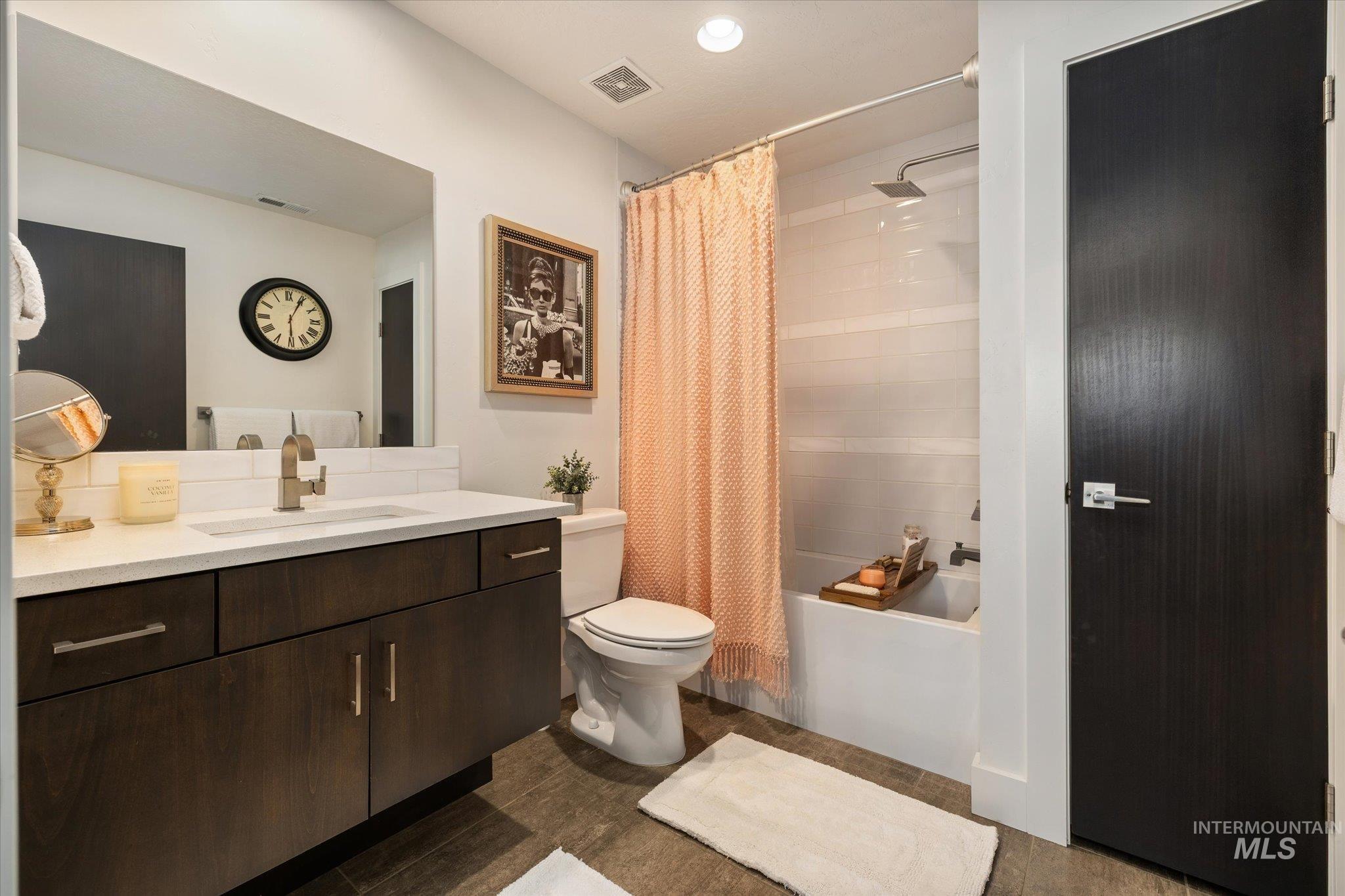 3693 E Parkcenter Blvd, Boise, Idaho 83716, 3 Bedrooms, 3 Bathrooms, Residential For Sale, Price $629,900, 98981159