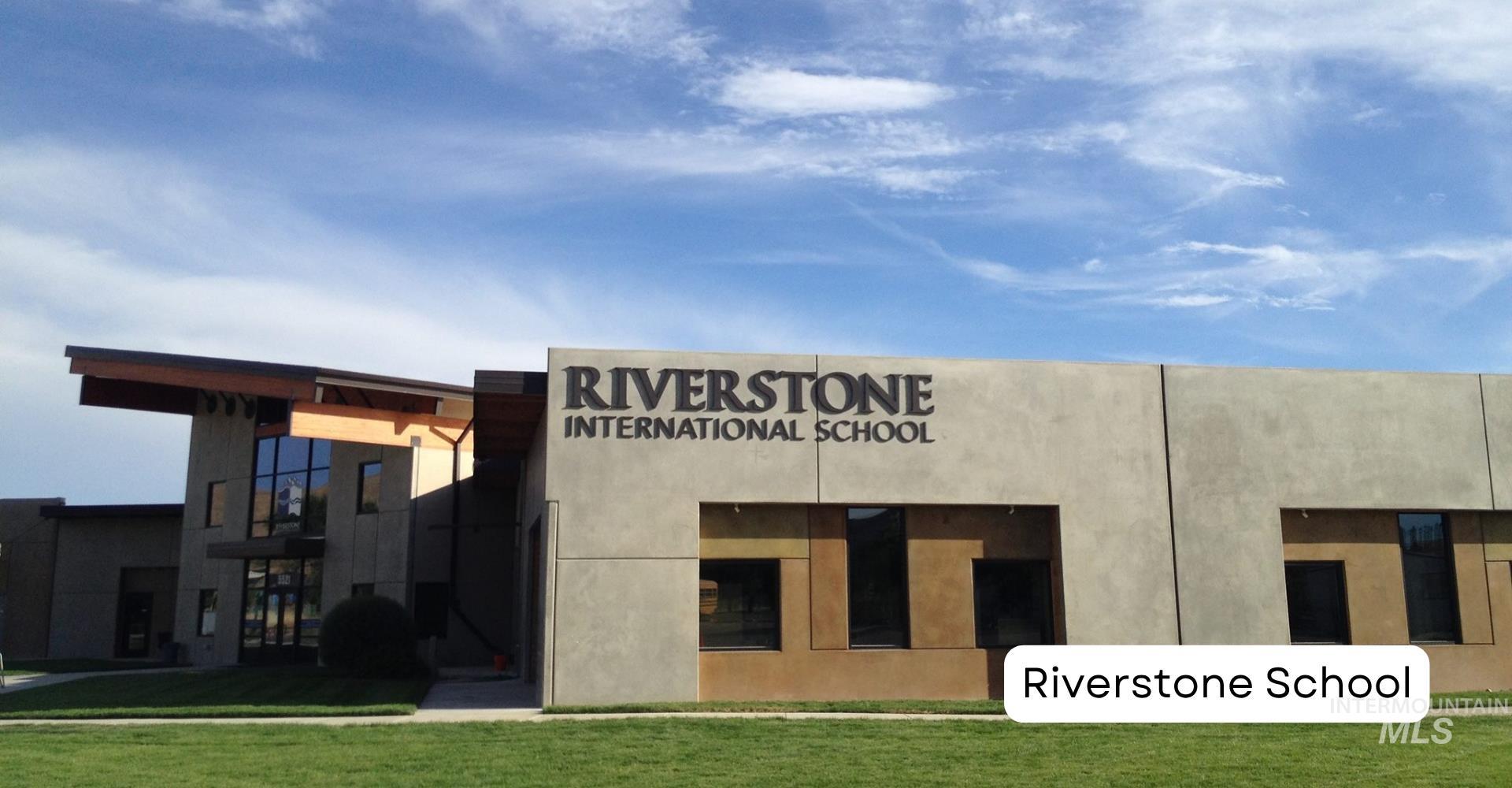 3693 E Parkcenter Blvd, Boise, Idaho 83716, 3 Bedrooms, 3 Bathrooms, Residential For Sale, Price $629,900, 98981159