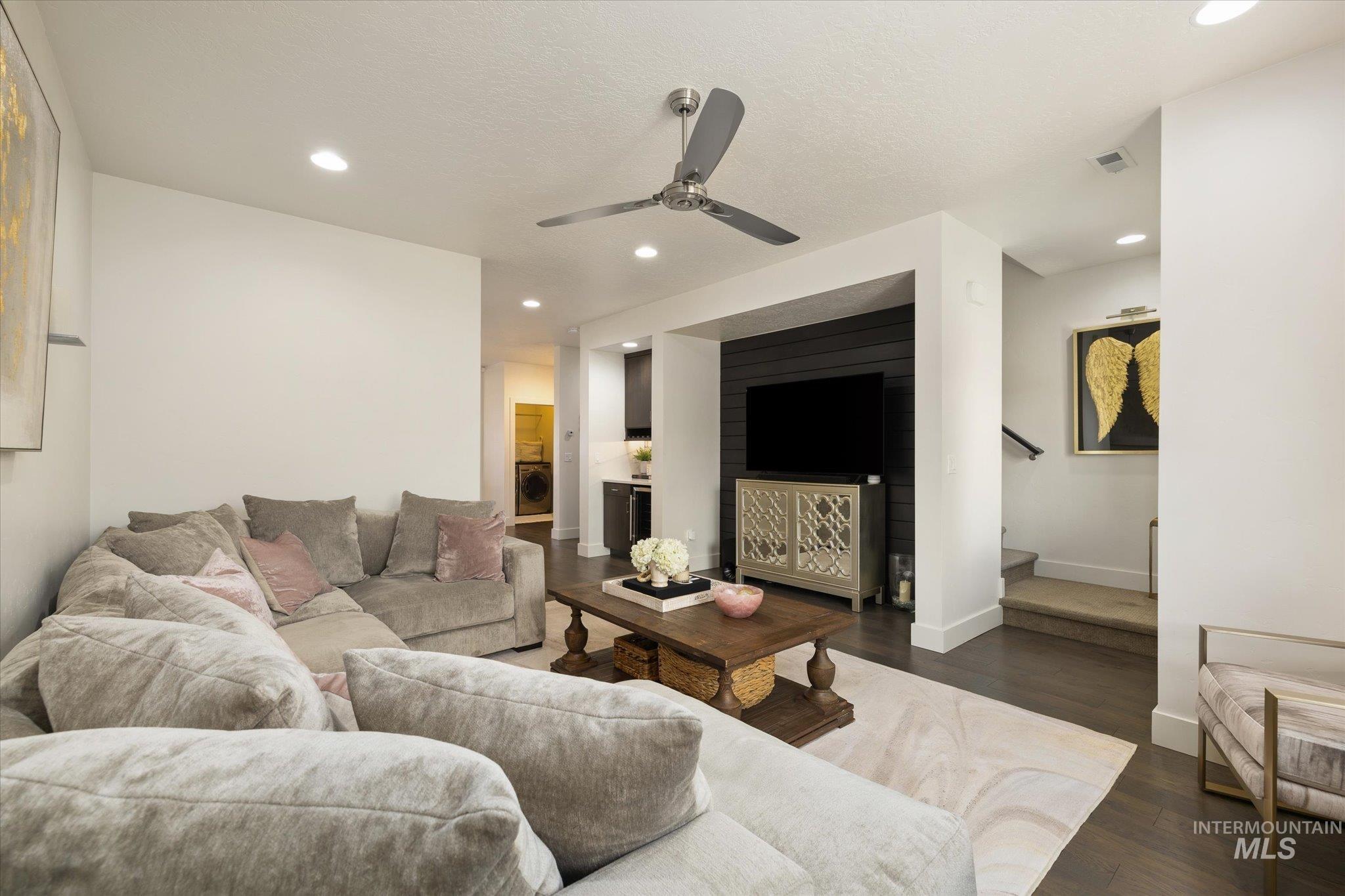 3693 E Parkcenter Blvd, Boise, Idaho 83716, 3 Bedrooms, 3 Bathrooms, Residential For Sale, Price $629,900, 98981159