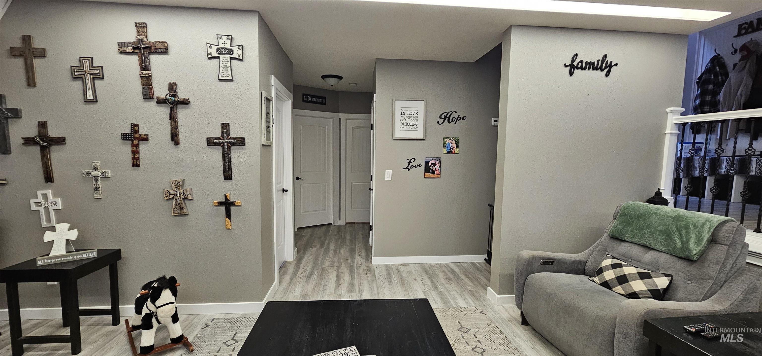 1122 N Roper Place, Meridian, Idaho 83642, 4 Bedrooms, 3 Bathrooms, Residential For Sale, Price $715,000, 98981161