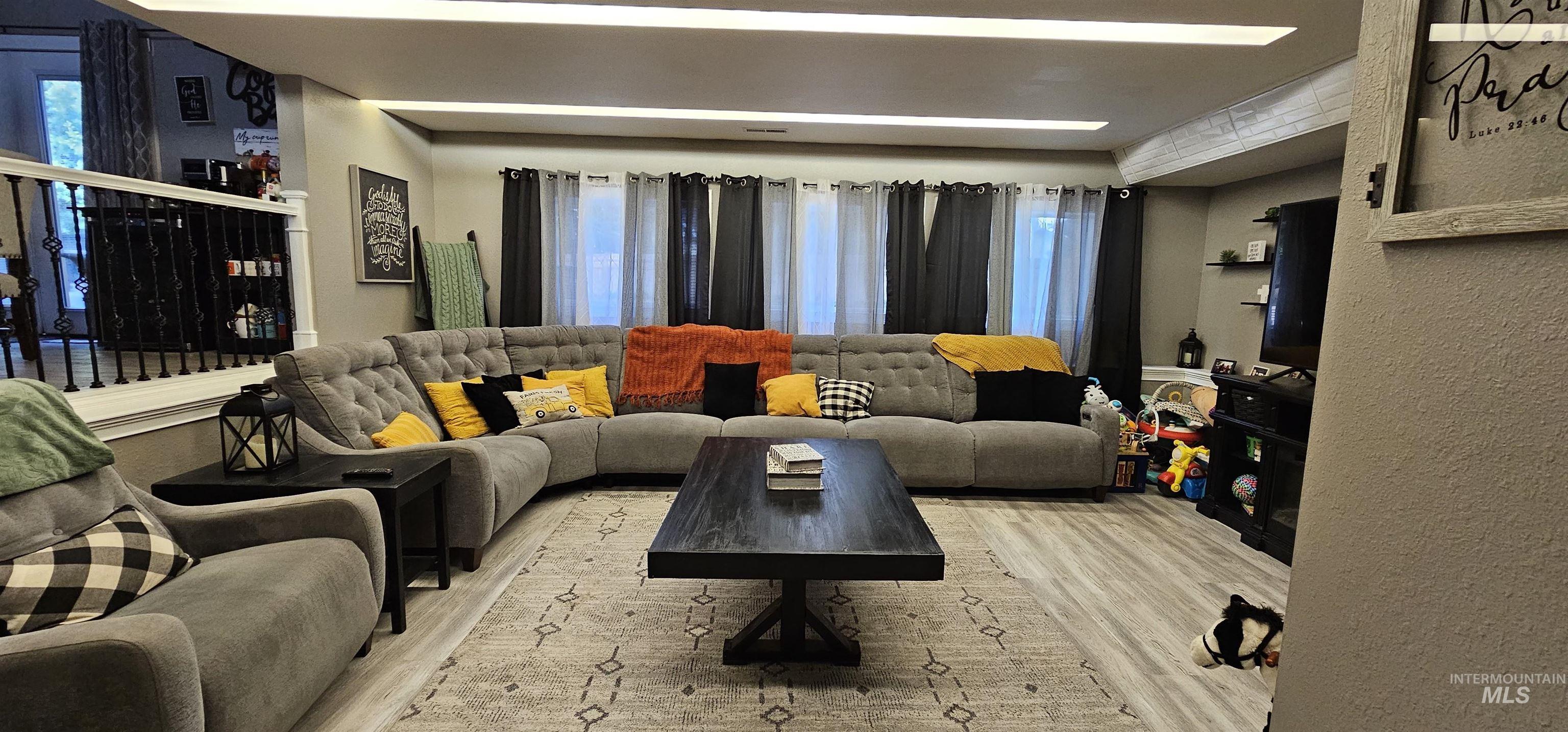 1122 N Roper Place, Meridian, Idaho 83642, 4 Bedrooms, 3 Bathrooms, Residential For Sale, Price $715,000, 98981161