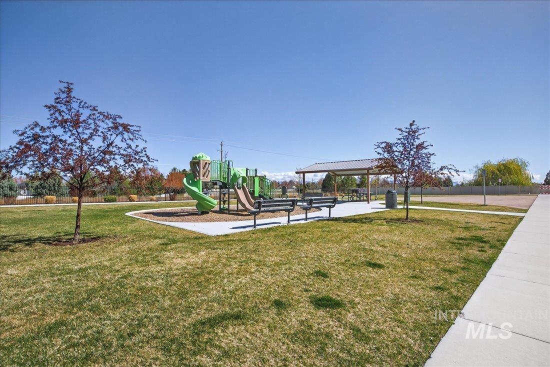 437 W Contender Dr, Meridian, Idaho 83642, 3 Bedrooms, 2 Bathrooms, Residential For Sale, Price $415,000, 98981163