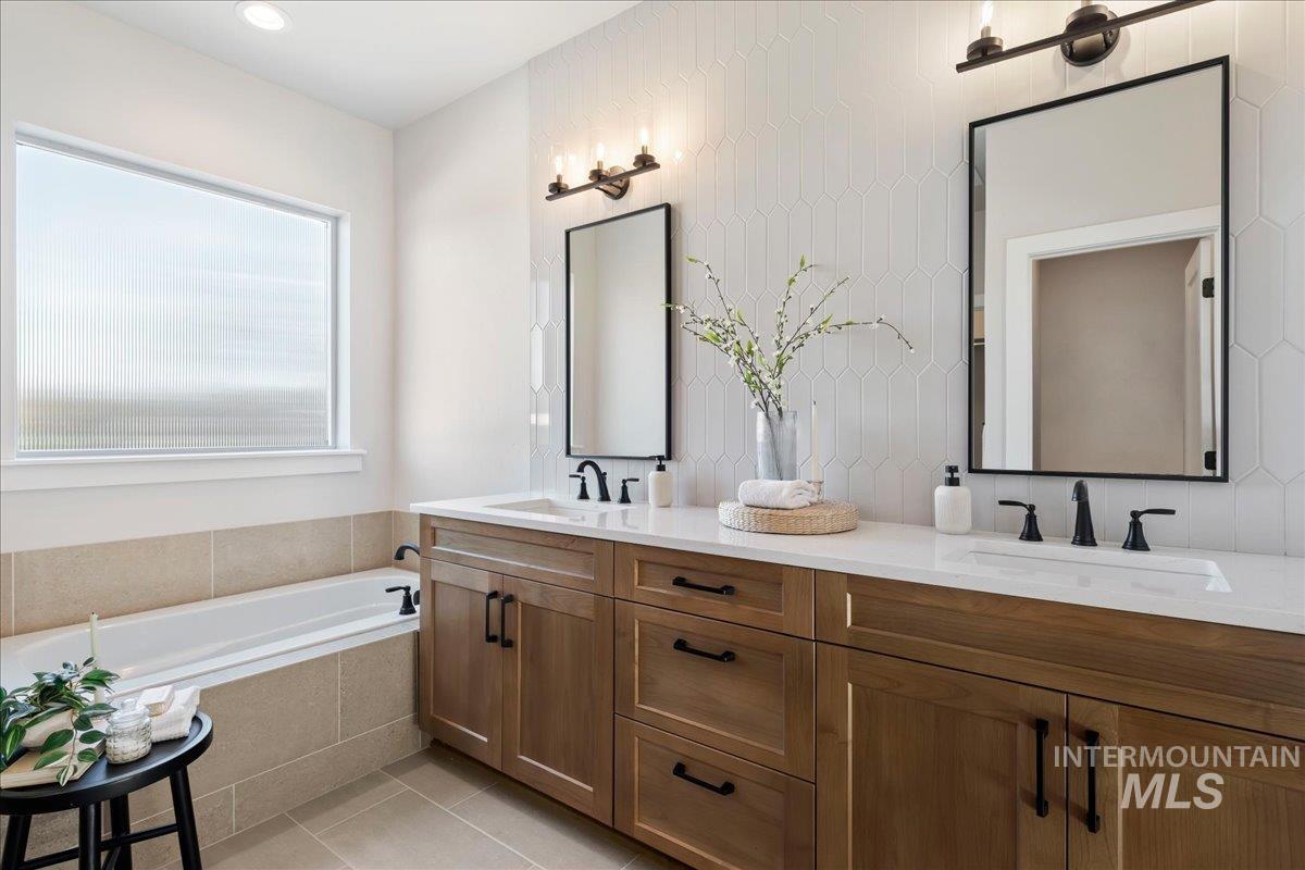 901 W Malbar St., Meridian, Idaho 83646, 4 Bedrooms, 3.5 Bathrooms, Residential For Sale, Price $739,900, 98981165