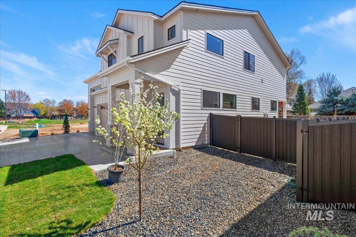 901 W Malbar St., Meridian, Idaho 83646, 4 Bedrooms, 3.5 Bathrooms, Residential For Sale, Price $739,900, 98981165