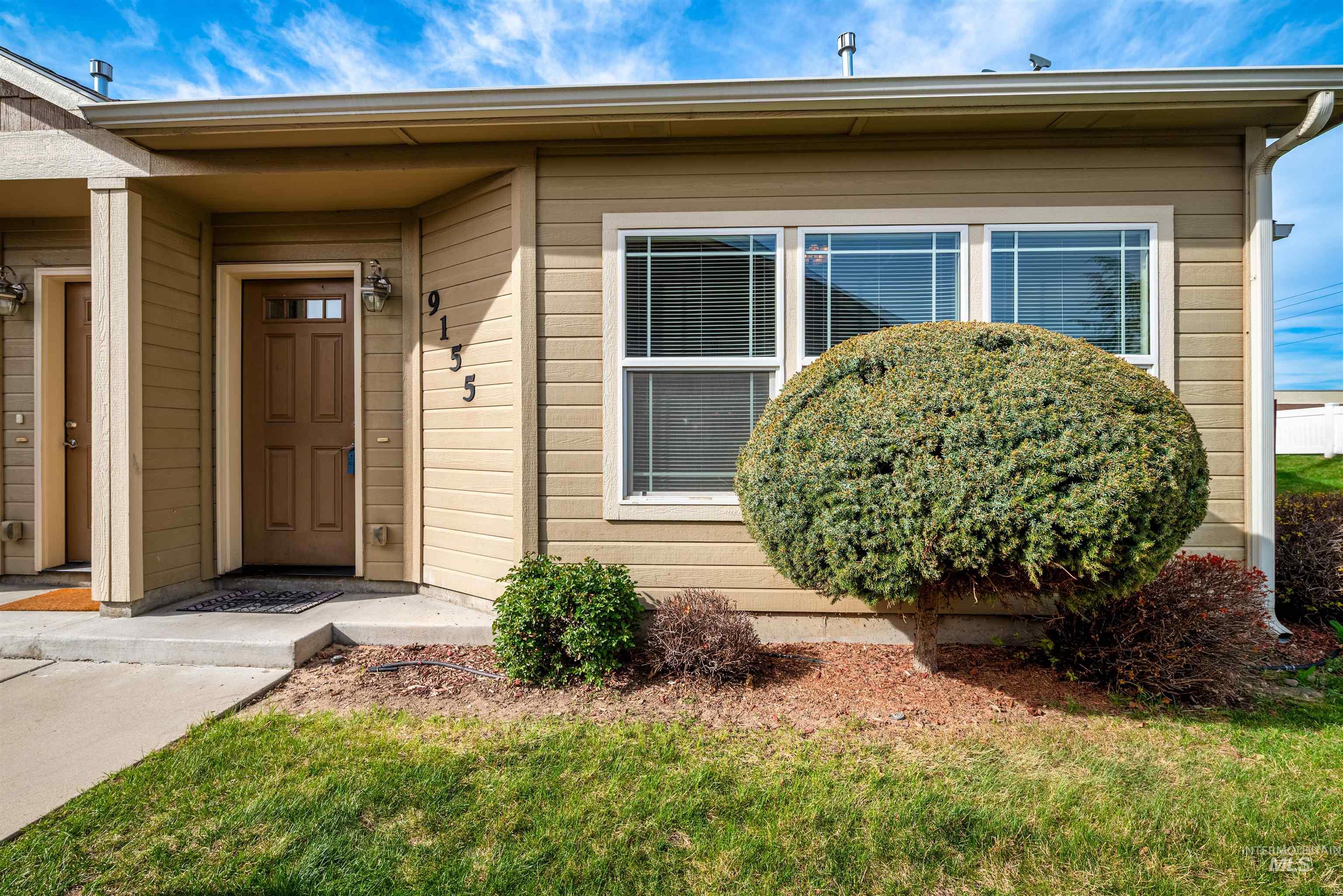 9155 W Brogan Drive, Boise, Idaho 83709, 2 Bedrooms, 2 Bathrooms, Residential For Sale, Price $335,000, 98981166