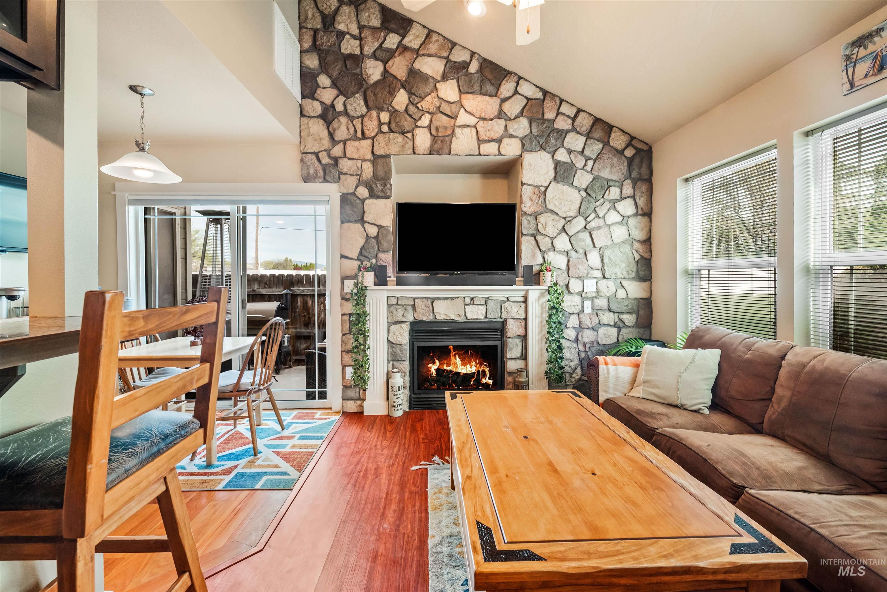 9155 W Brogan Drive, Boise, Idaho 83709, 2 Bedrooms, 2 Bathrooms, Residential For Sale, Price $335,000, 98981166