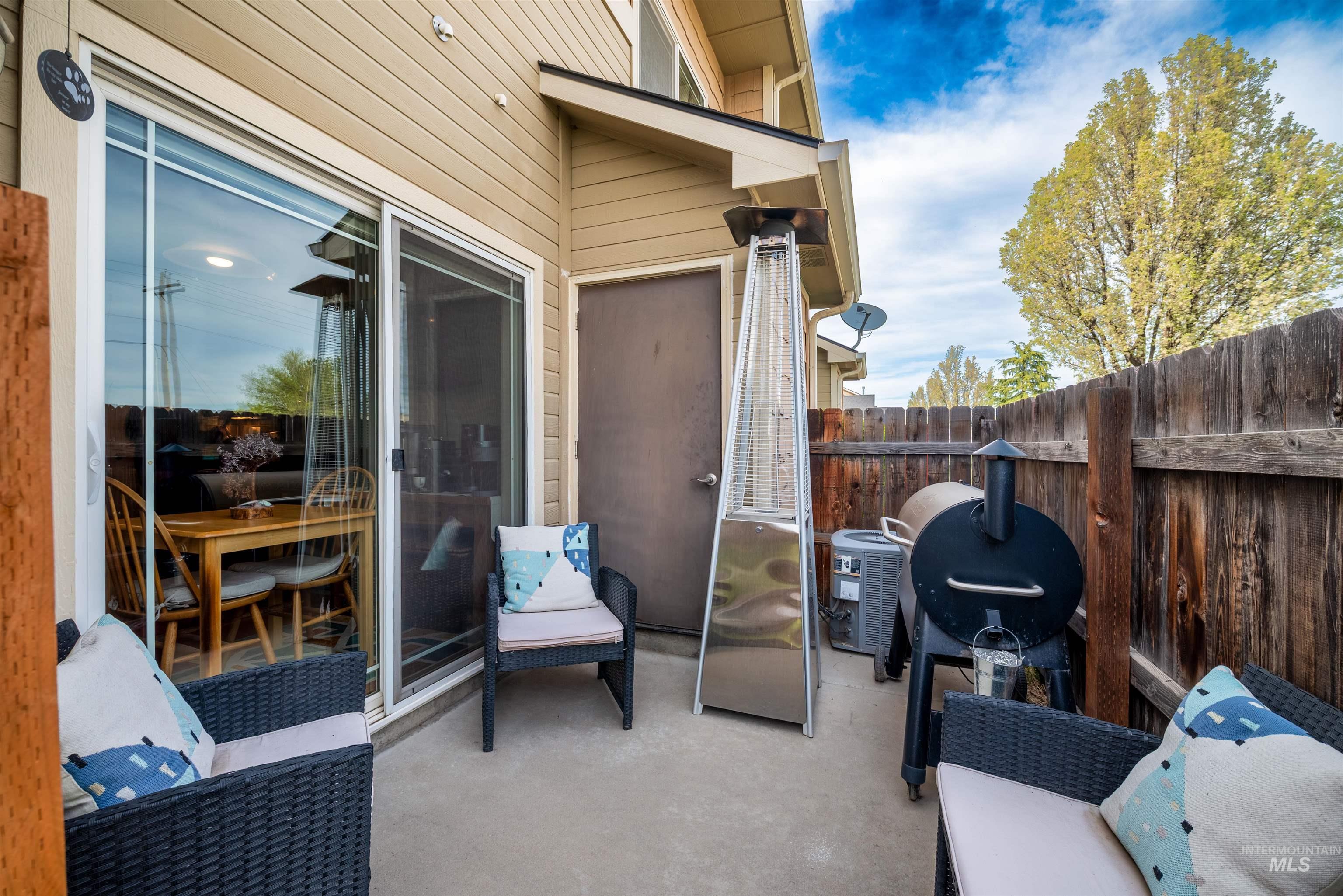 9155 W Brogan Drive, Boise, Idaho 83709, 2 Bedrooms, 2 Bathrooms, Residential For Sale, Price $335,000, 98981166