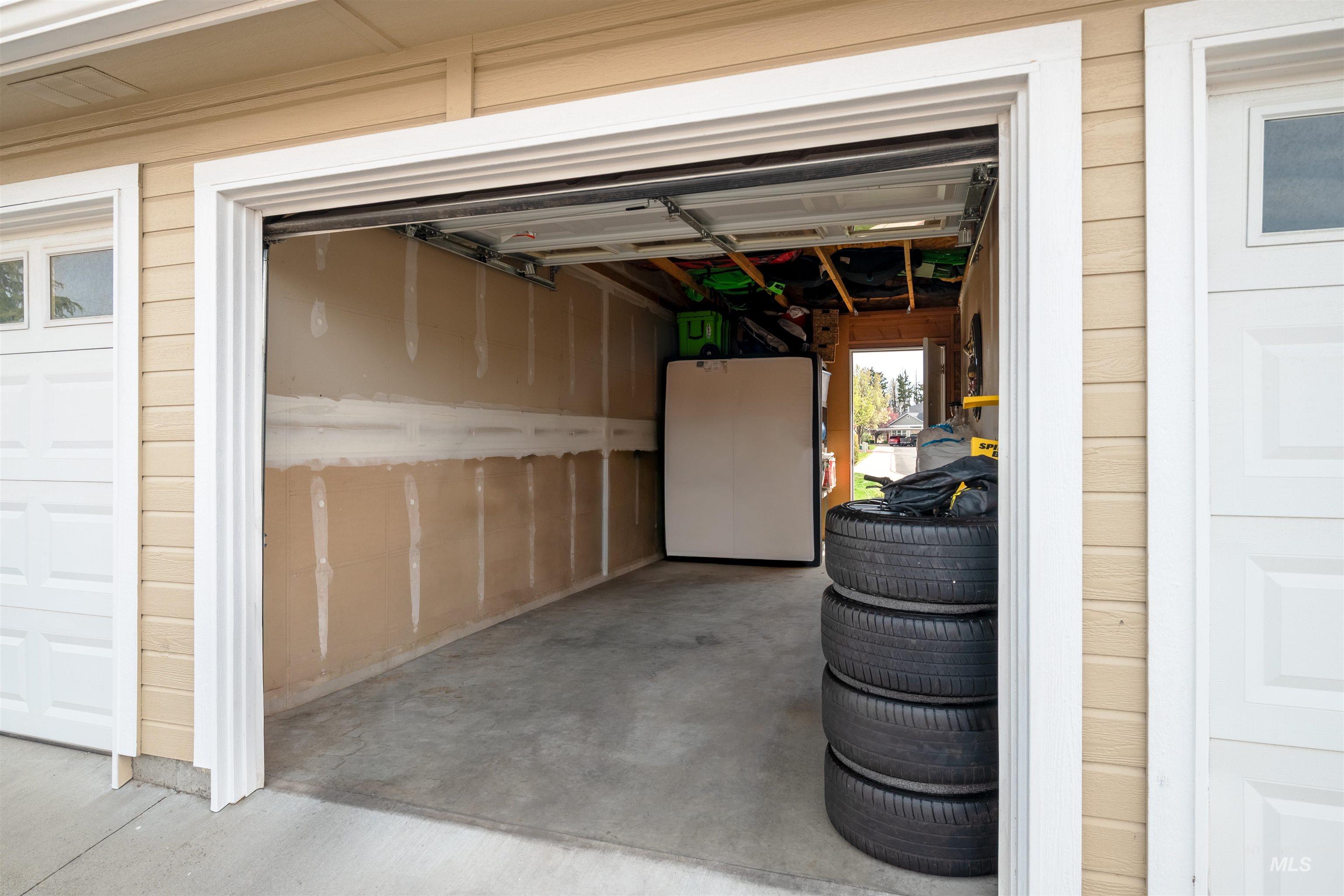 9155 W Brogan Drive, Boise, Idaho 83709, 2 Bedrooms, 2 Bathrooms, Residential For Sale, Price $335,000, 98981166