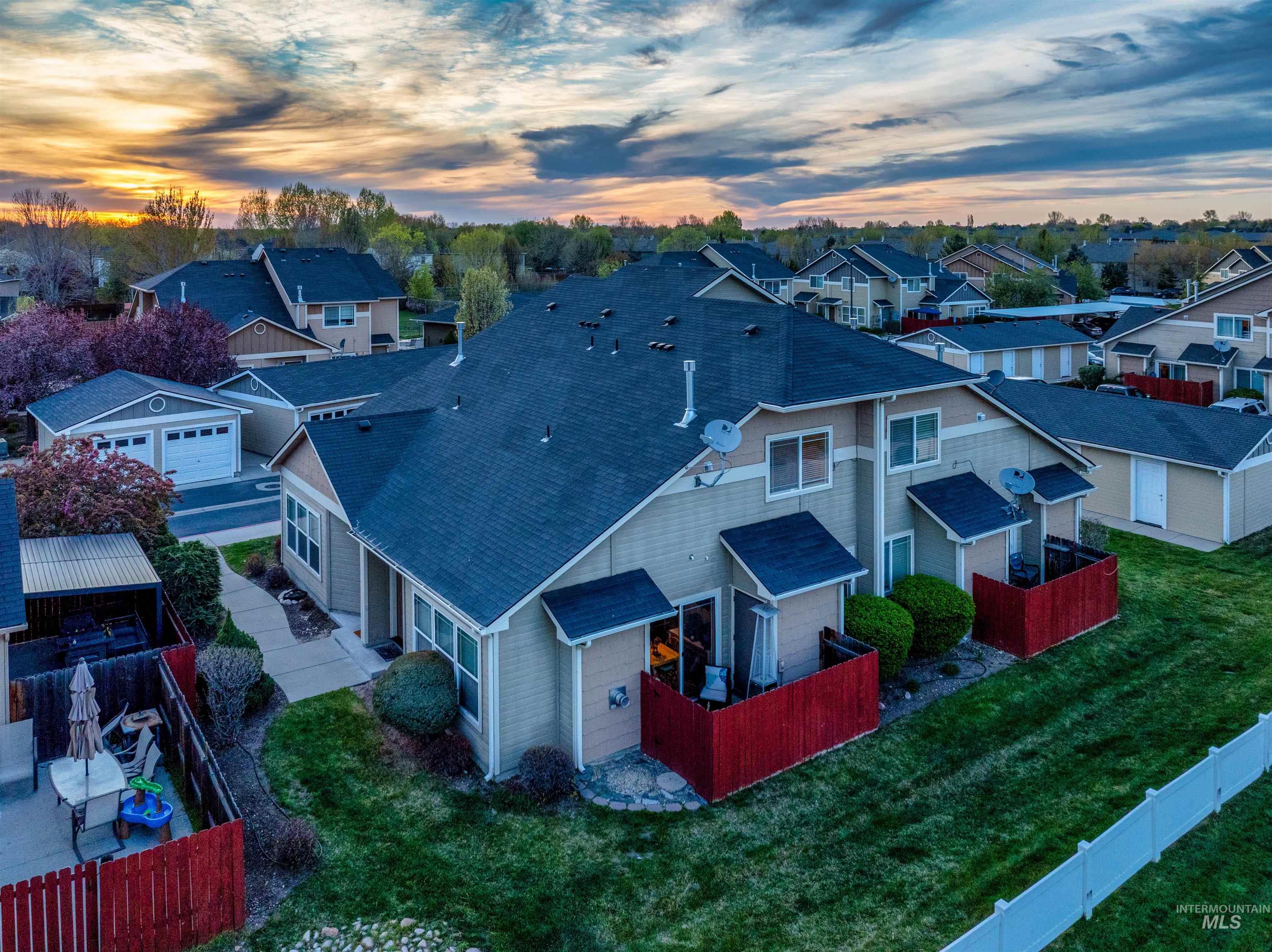 9155 W Brogan Drive, Boise, Idaho 83709, 2 Bedrooms, 2 Bathrooms, Residential For Sale, Price $335,000, 98981166