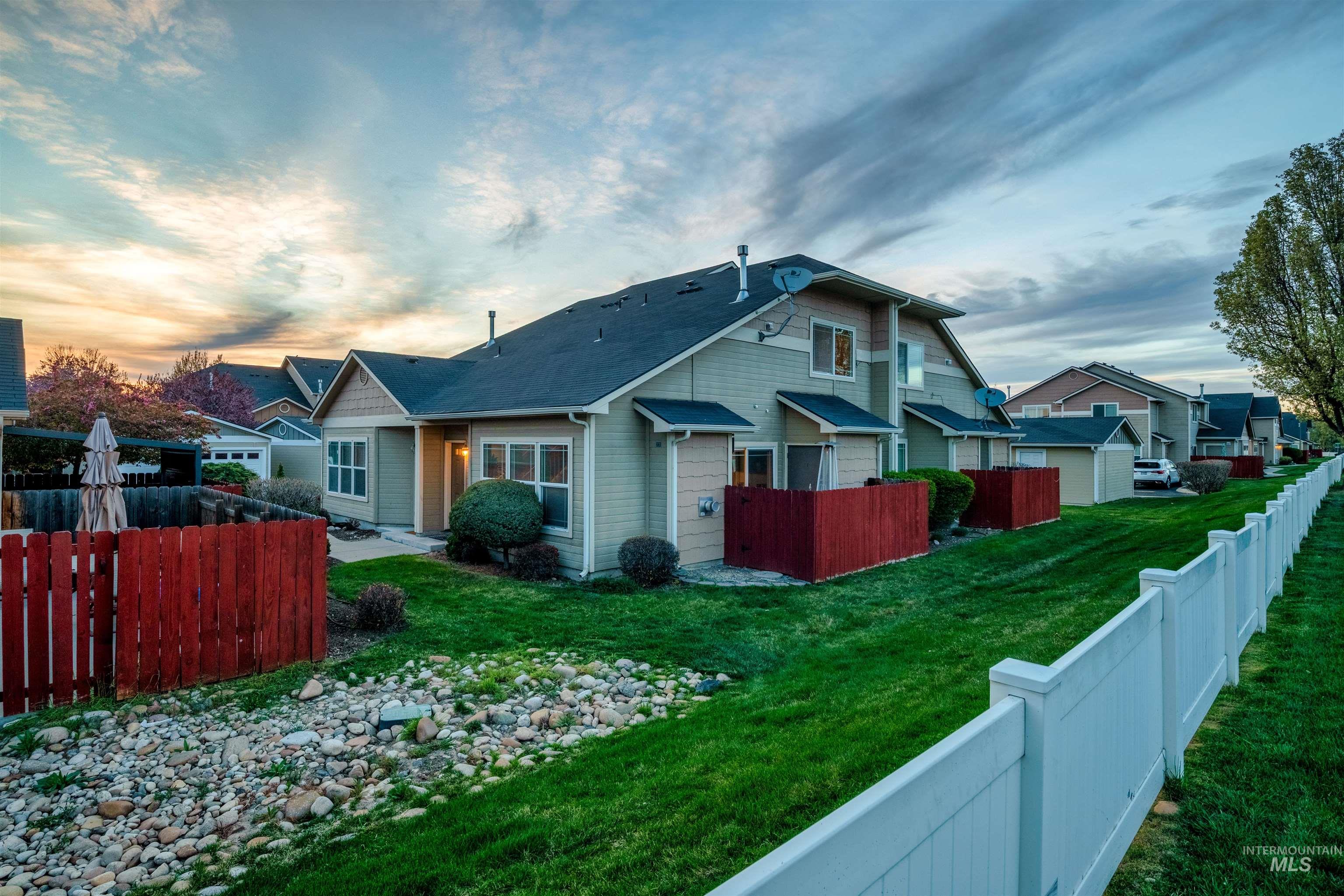 9155 W Brogan Drive, Boise, Idaho 83709, 2 Bedrooms, 2 Bathrooms, Residential For Sale, Price $335,000, 98981166