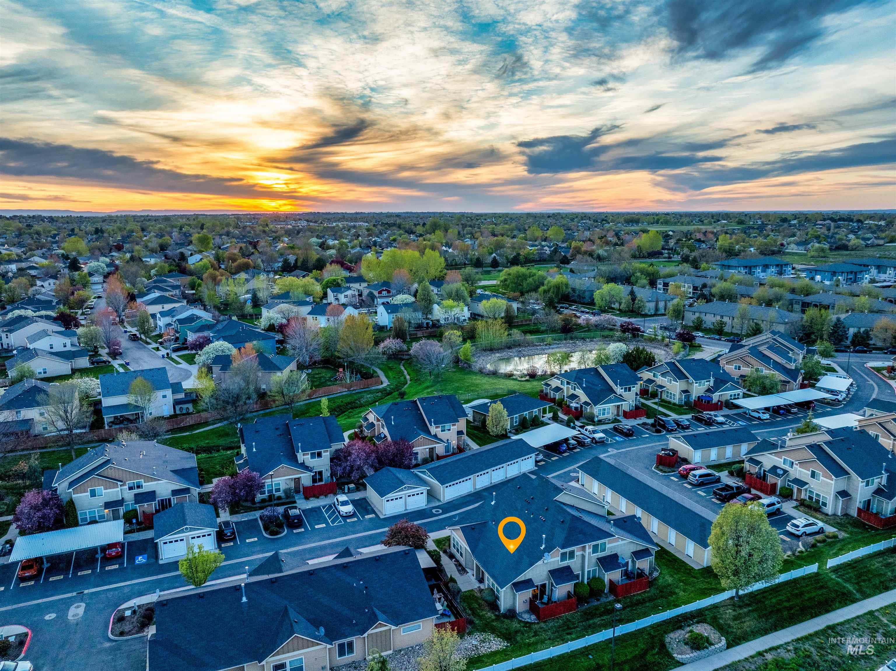 9155 W Brogan Drive, Boise, Idaho 83709, 2 Bedrooms, 2 Bathrooms, Residential For Sale, Price $335,000, 98981166