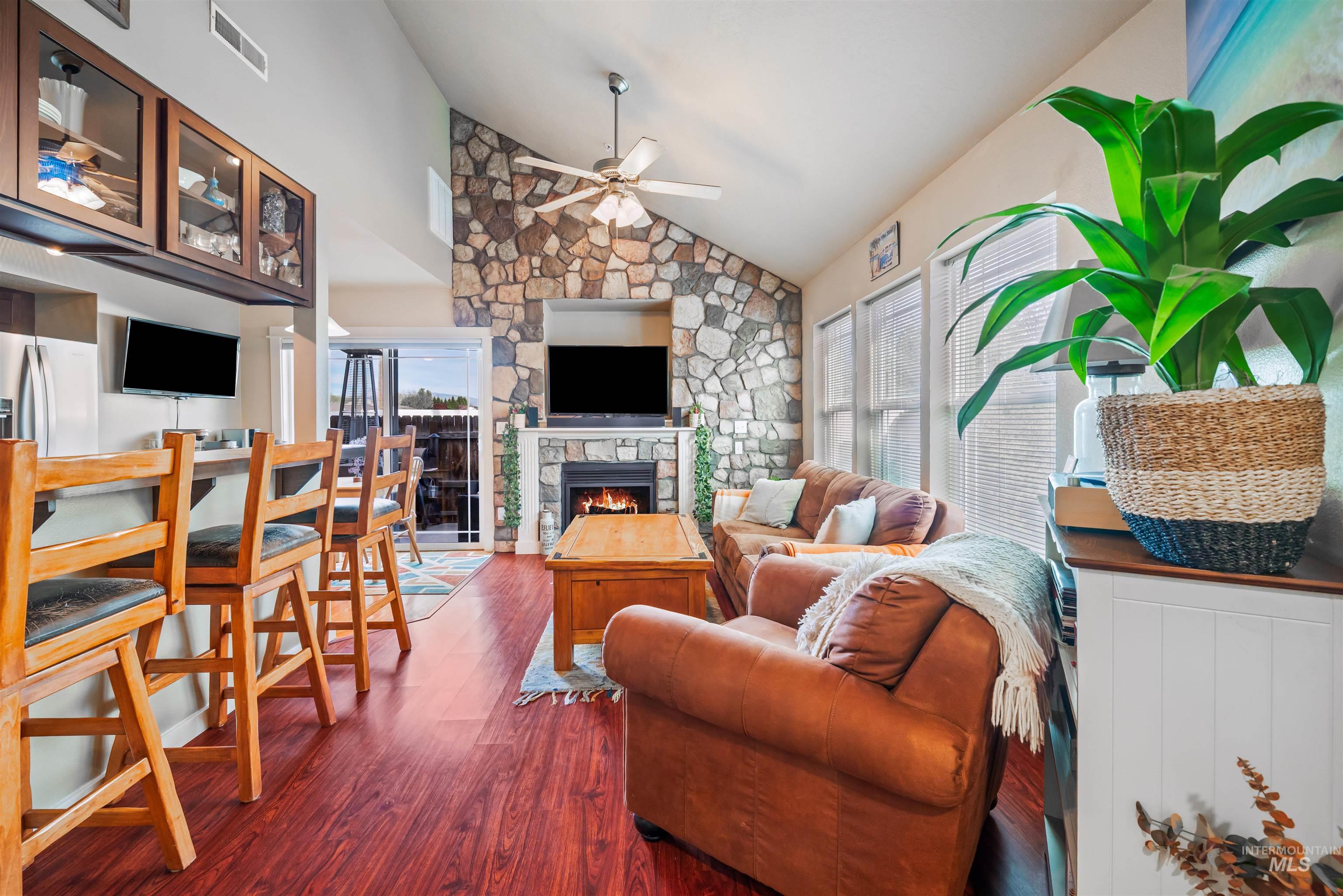 9155 W Brogan Drive, Boise, Idaho 83709, 2 Bedrooms, 2 Bathrooms, Residential For Sale, Price $335,000, 98981166