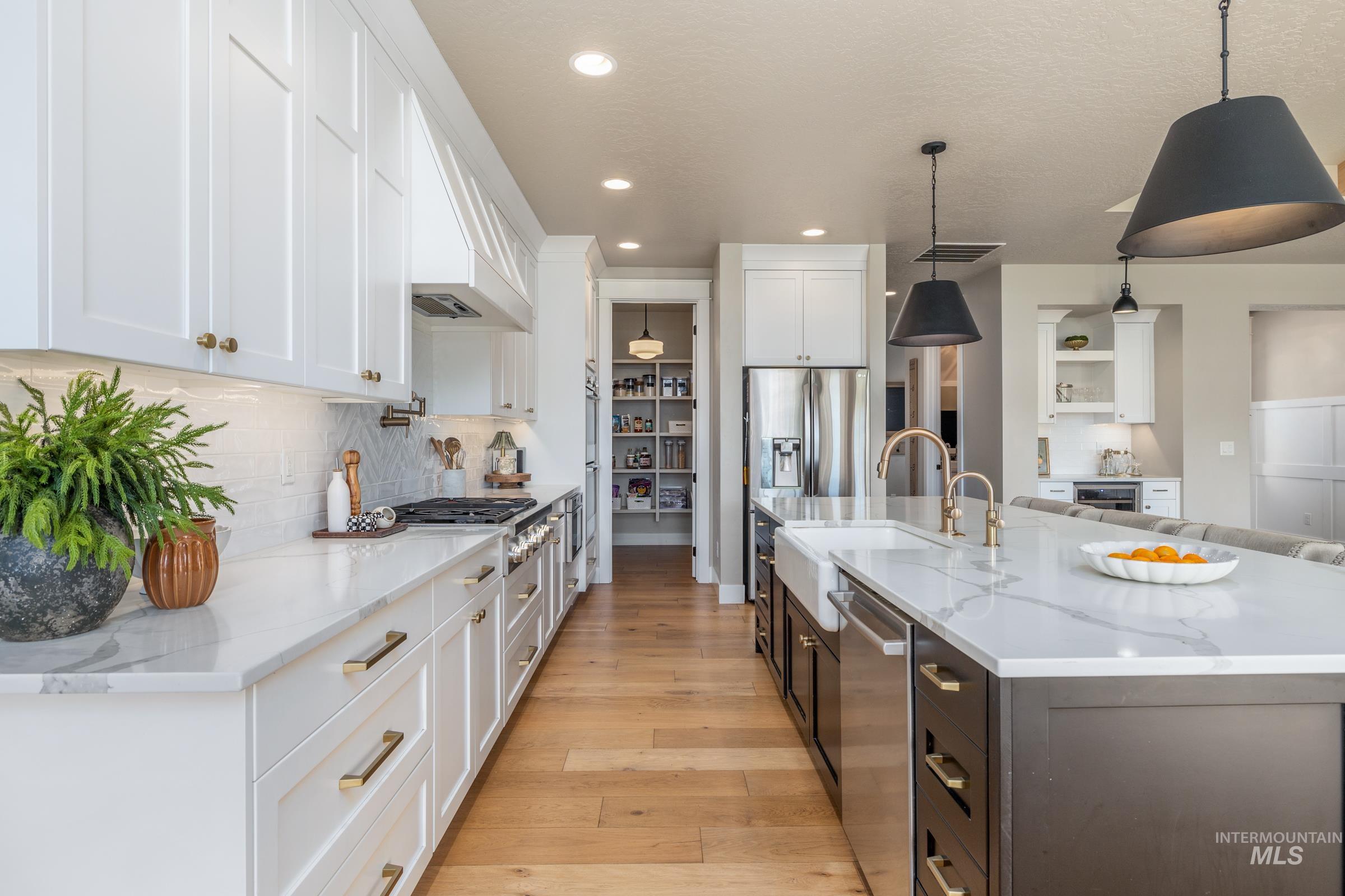 550 S Devon Ave, Star, Idaho 83669-6156, 3 Bedrooms, 2.5 Bathrooms, Residential For Sale, Price $925,000, 98981168