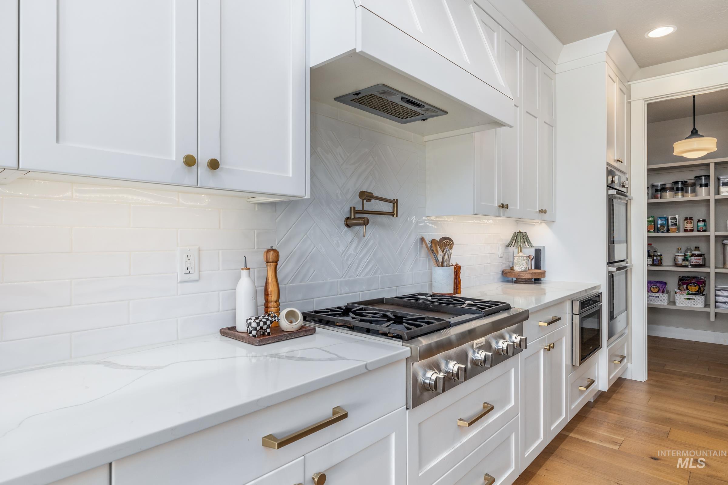 550 S Devon Ave, Star, Idaho 83669-6156, 3 Bedrooms, 2.5 Bathrooms, Residential For Sale, Price $925,000, 98981168