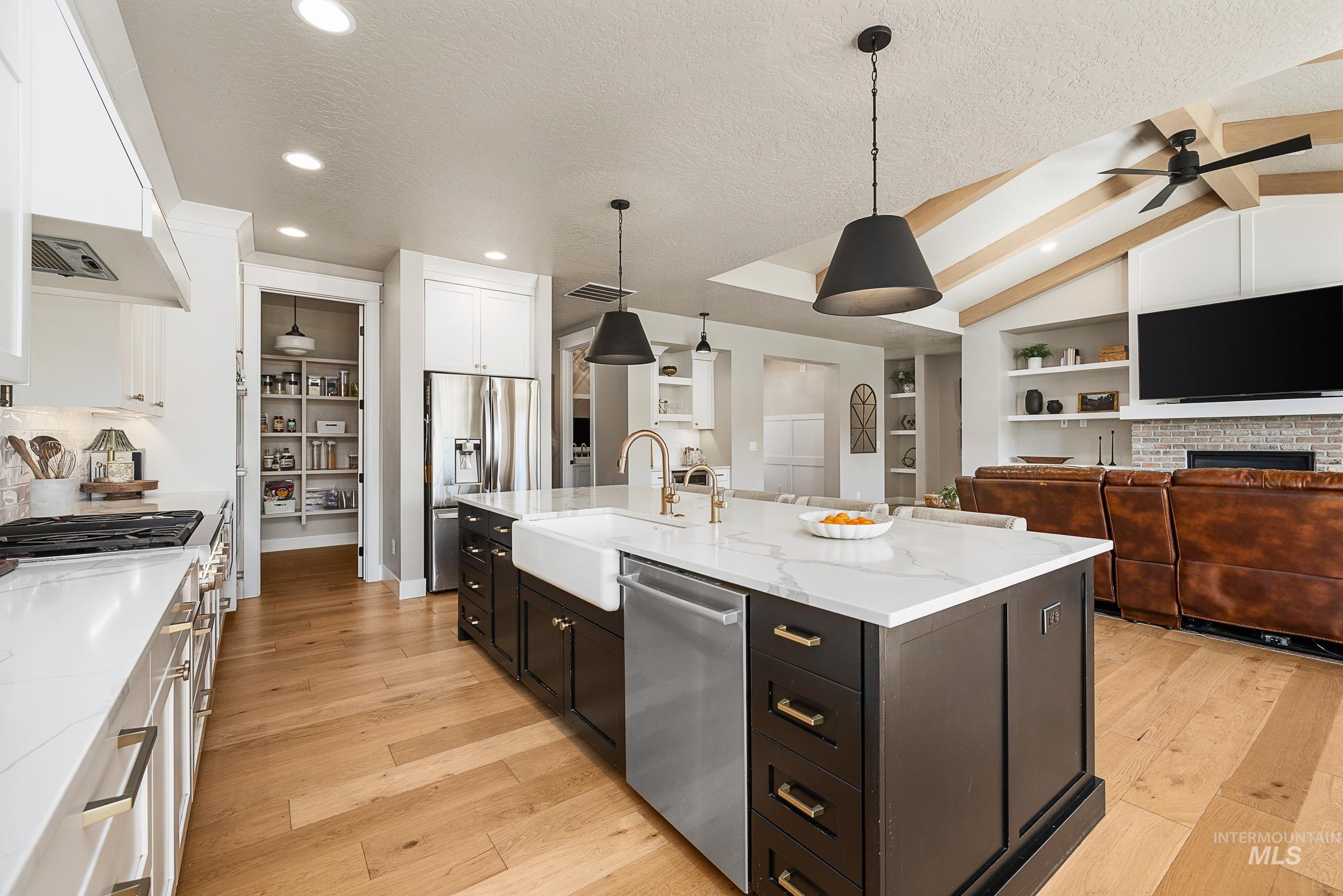 550 S Devon Ave, Star, Idaho 83669-6156, 3 Bedrooms, 2.5 Bathrooms, Residential For Sale, Price $925,000, 98981168