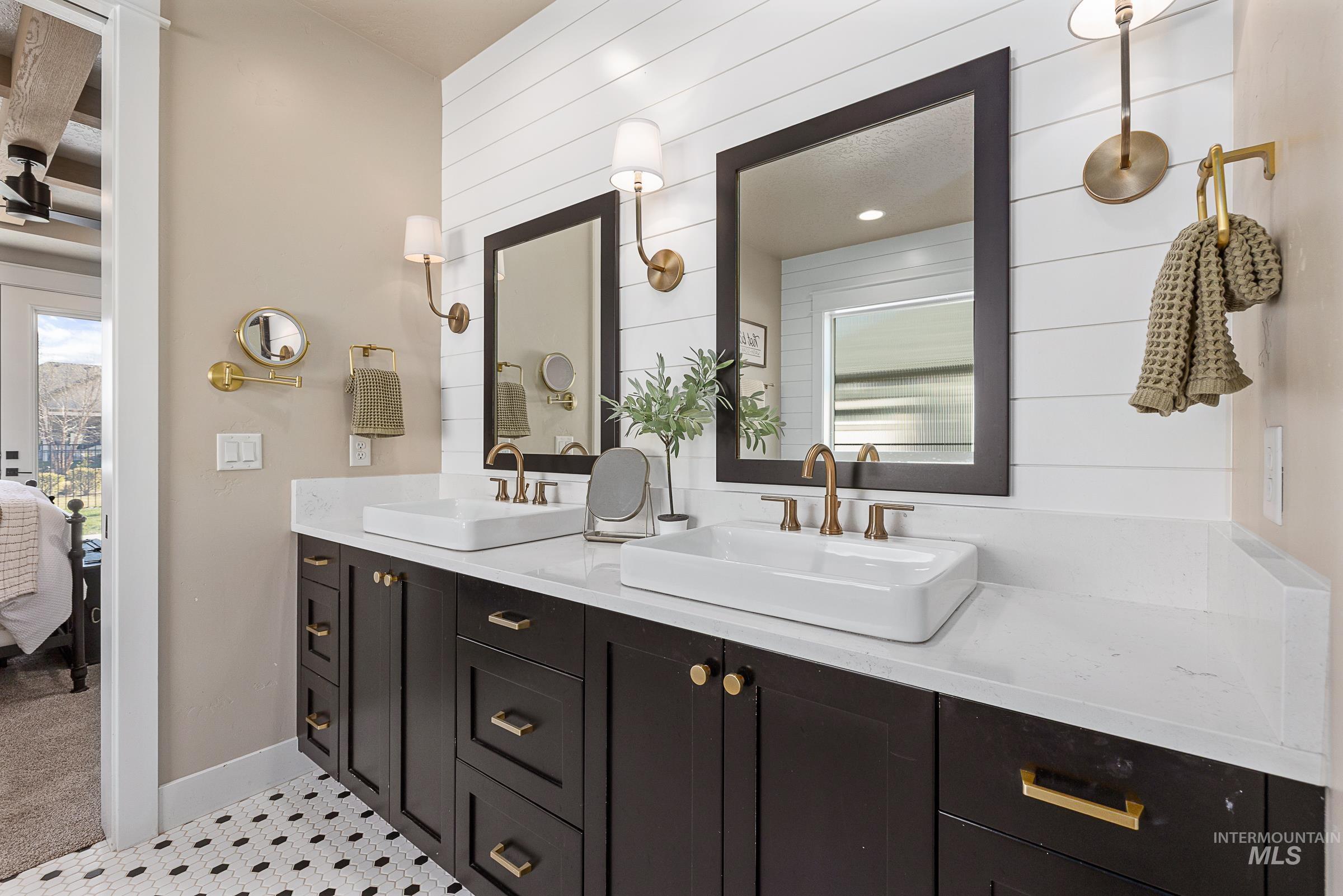 550 S Devon Ave, Star, Idaho 83669-6156, 3 Bedrooms, 2.5 Bathrooms, Residential For Sale, Price $925,000, 98981168