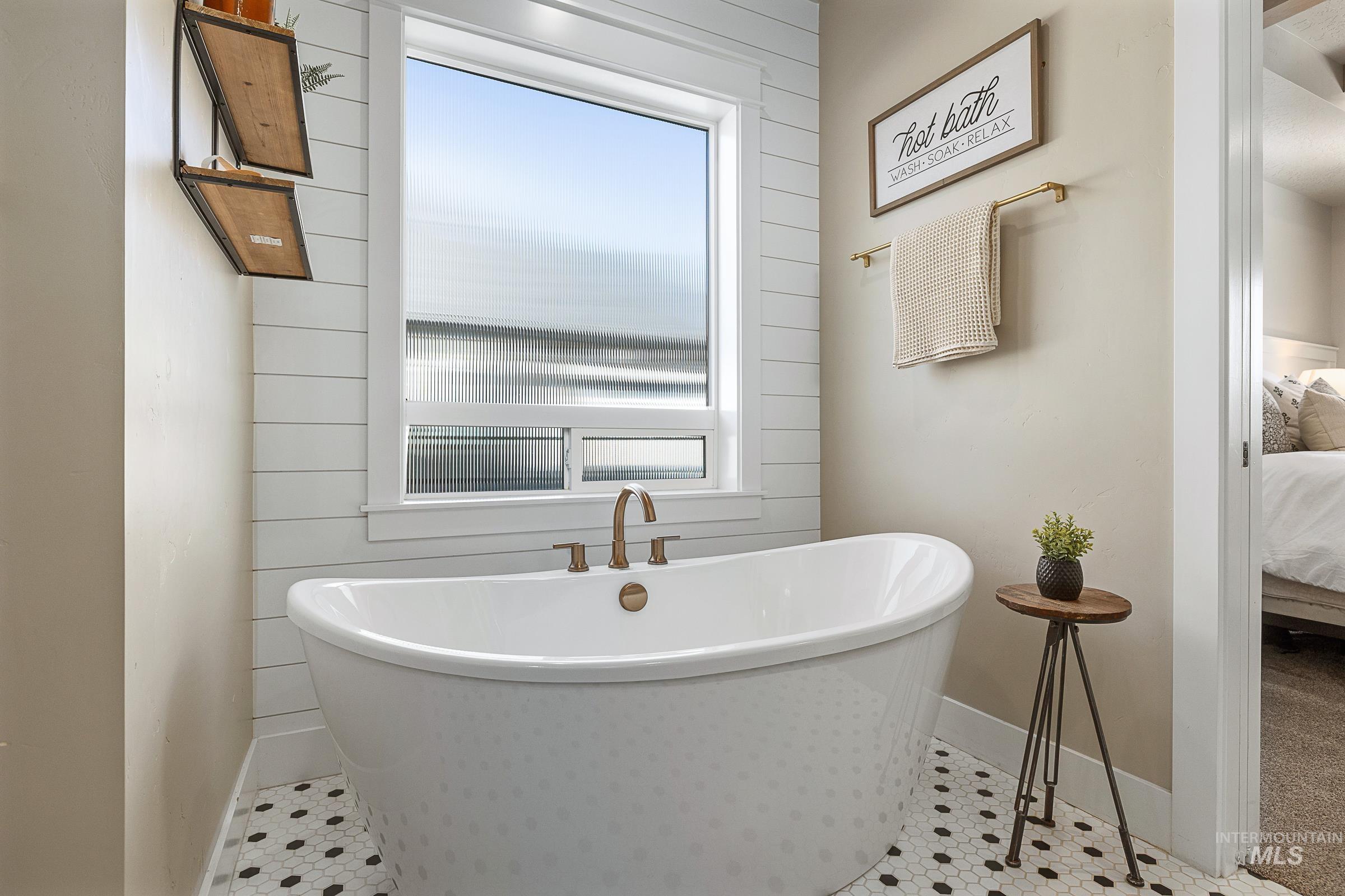 550 S Devon Ave, Star, Idaho 83669-6156, 3 Bedrooms, 2.5 Bathrooms, Residential For Sale, Price $925,000, 98981168