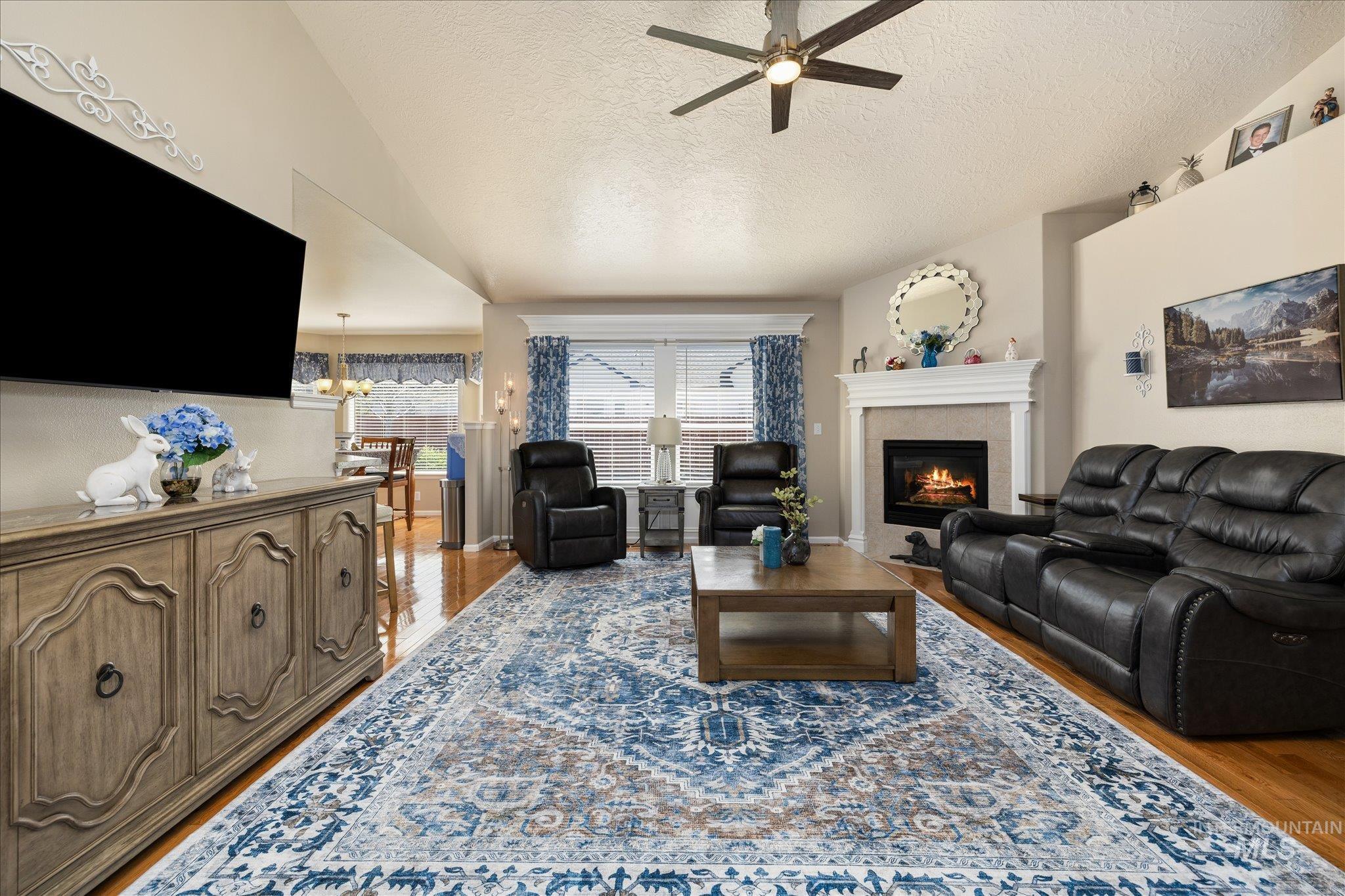 2915 E Green Canyon Dr, Meridian, Idaho 83642, 4 Bedrooms, 2 Bathrooms, Residential For Sale, Price $550,000, 98981169