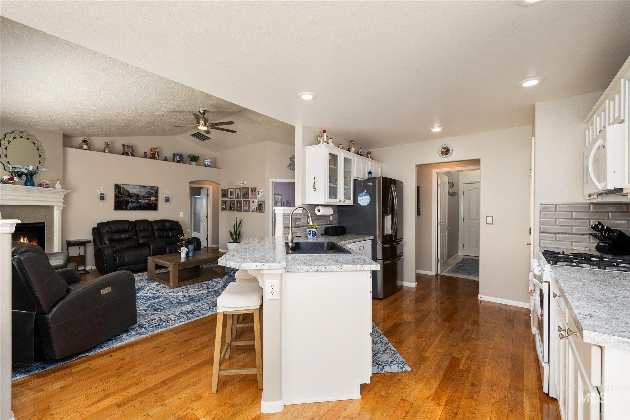 2915 E Green Canyon Dr, Meridian, Idaho 83642, 4 Bedrooms, 2 Bathrooms, Residential For Sale, Price $550,000, 98981169