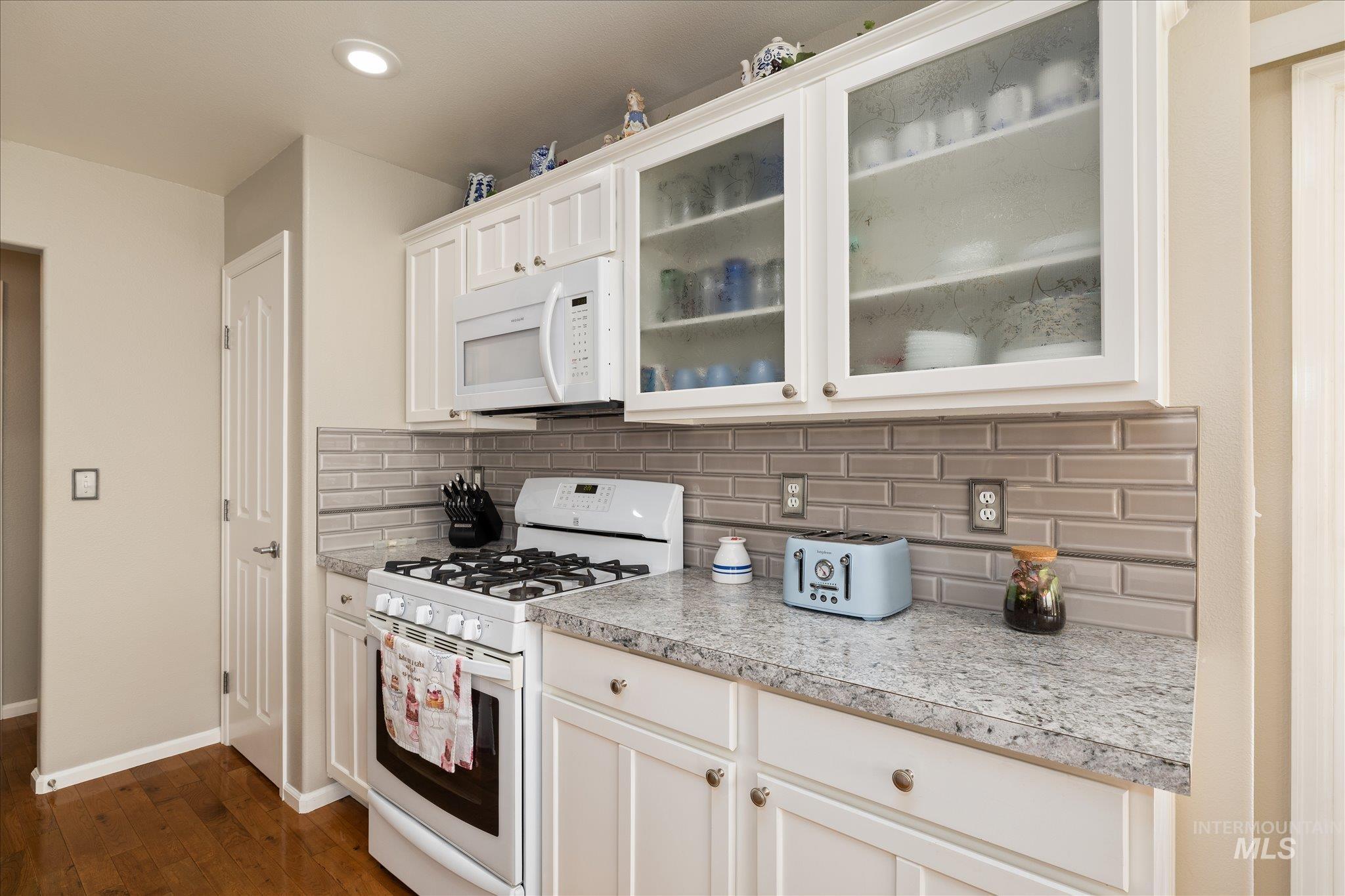 2915 E Green Canyon Dr, Meridian, Idaho 83642, 4 Bedrooms, 2 Bathrooms, Residential For Sale, Price $550,000, 98981169