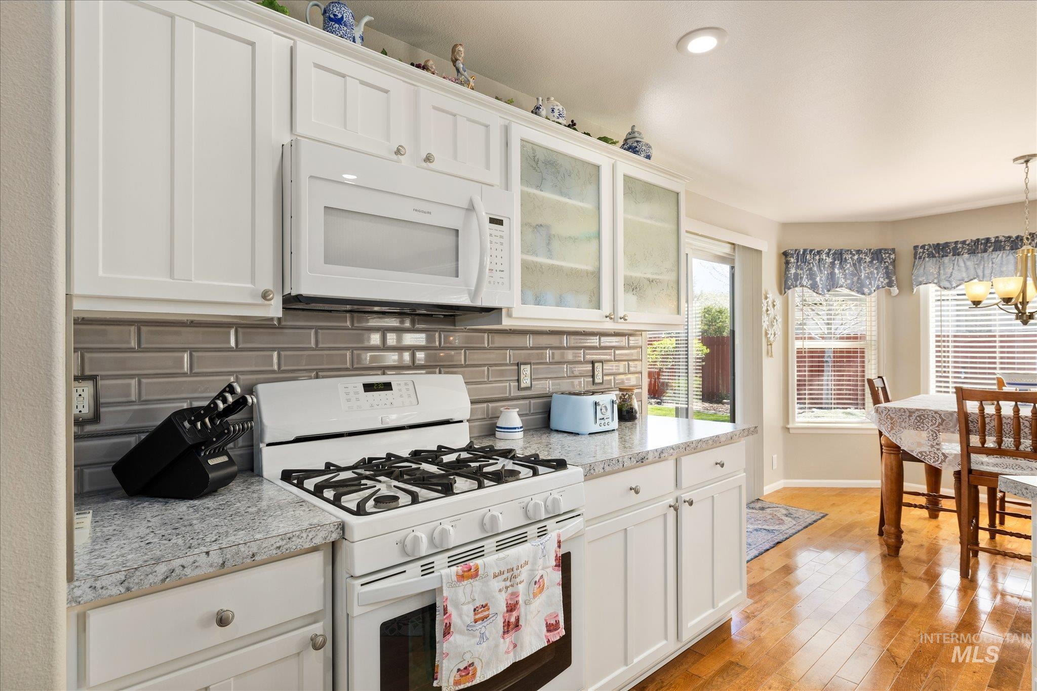 2915 E Green Canyon Dr, Meridian, Idaho 83642, 4 Bedrooms, 2 Bathrooms, Residential For Sale, Price $550,000, 98981169