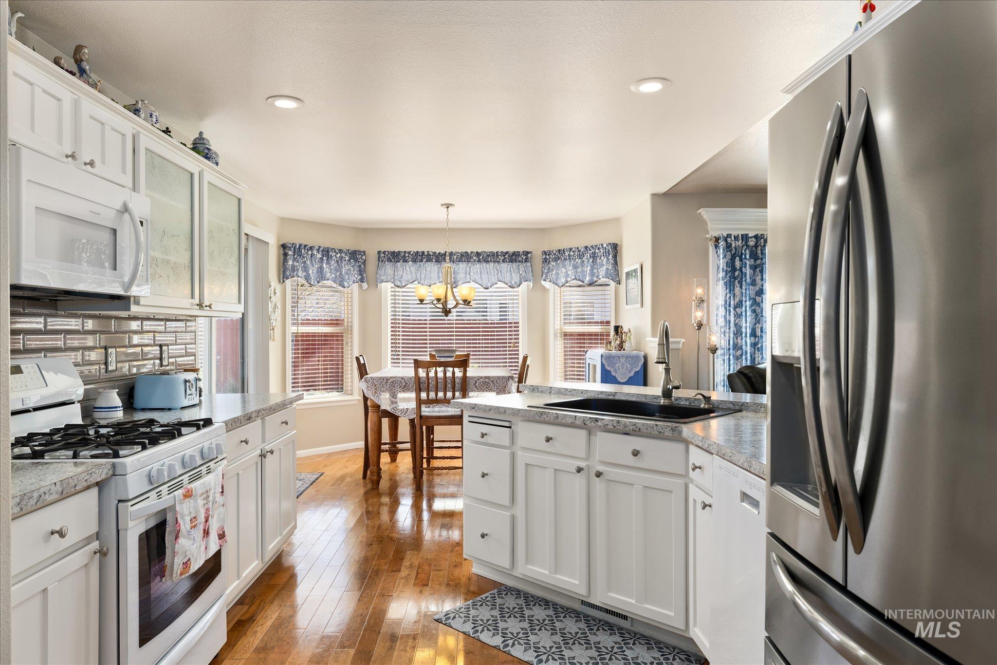 2915 E Green Canyon Dr, Meridian, Idaho 83642, 4 Bedrooms, 2 Bathrooms, Residential For Sale, Price $550,000, 98981169