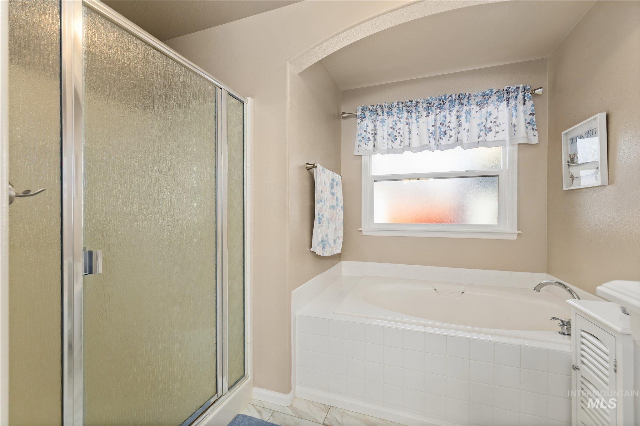 2915 E Green Canyon Dr, Meridian, Idaho 83642, 4 Bedrooms, 2 Bathrooms, Residential For Sale, Price $550,000, 98981169