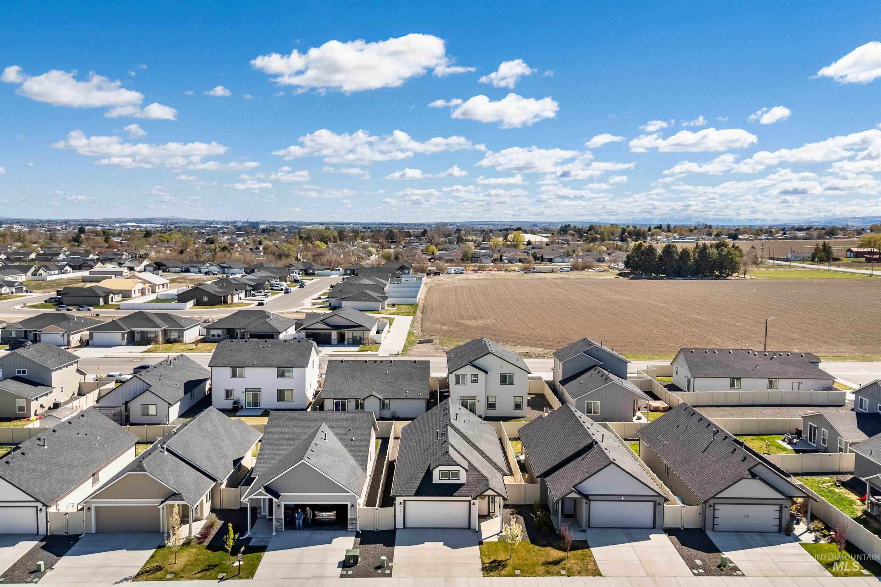 1603 Kenyon Meadow St, Twin Falls, Idaho 83301, 3 Bedrooms, 2 Bathrooms, Residential For Sale, Price $342,900, 98981171