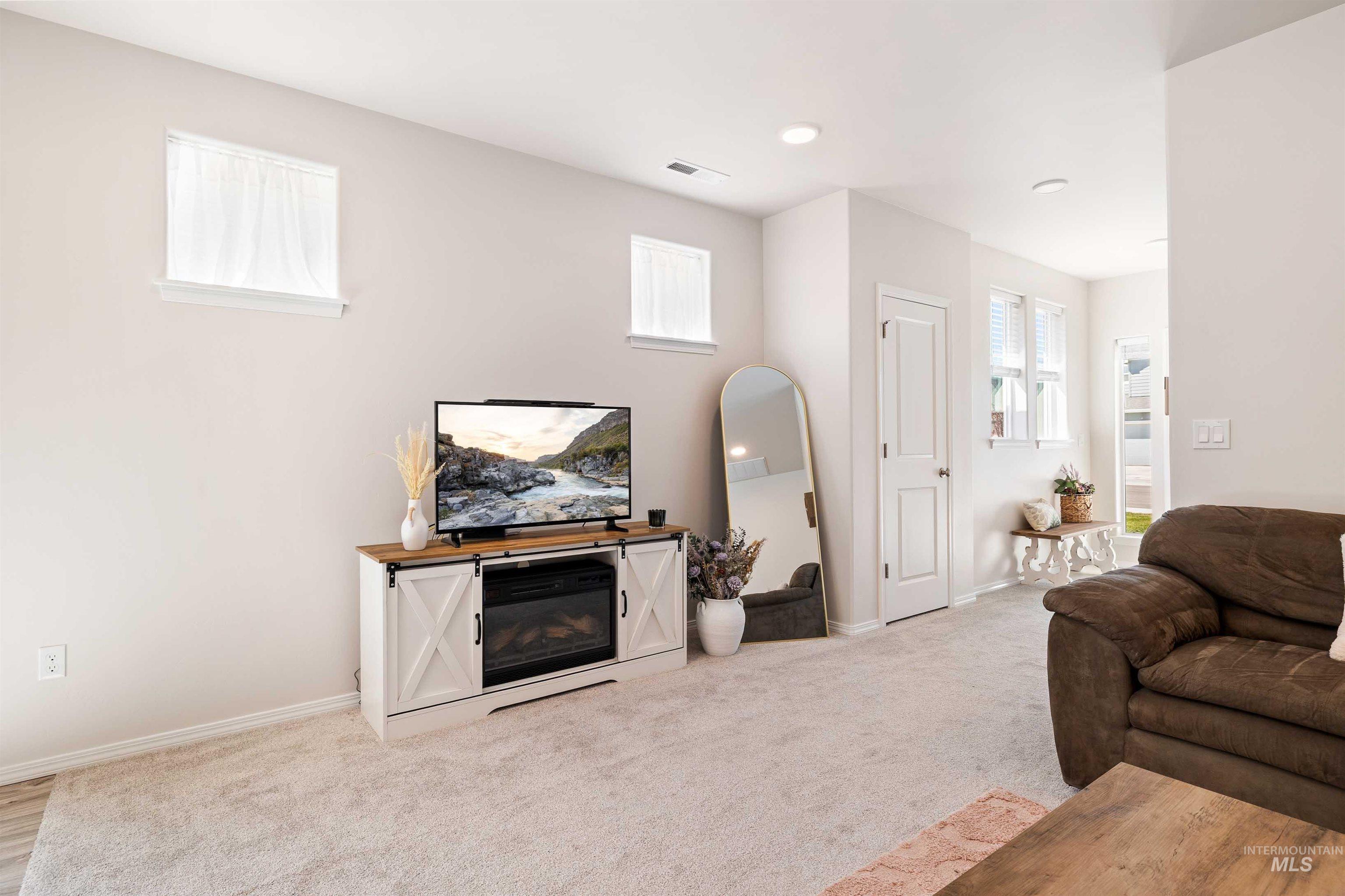 1603 Kenyon Meadow St, Twin Falls, Idaho 83301, 3 Bedrooms, 2 Bathrooms, Residential For Sale, Price $342,900, 98981171