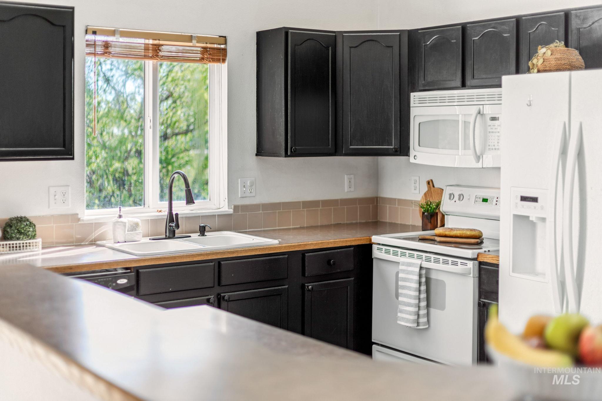 526 Cornwall Way, Fruitland, Idaho 83619, 3 Bedrooms, 2 Bathrooms, Residential For Sale, Price $344,800, 98981172