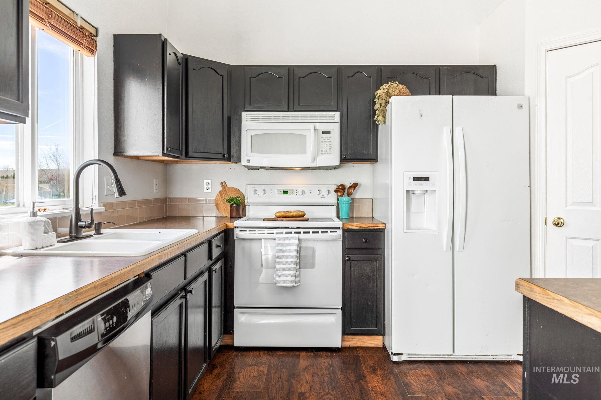 526 Cornwall Way, Fruitland, Idaho 83619, 3 Bedrooms, 2 Bathrooms, Residential For Sale, Price $344,800, 98981172